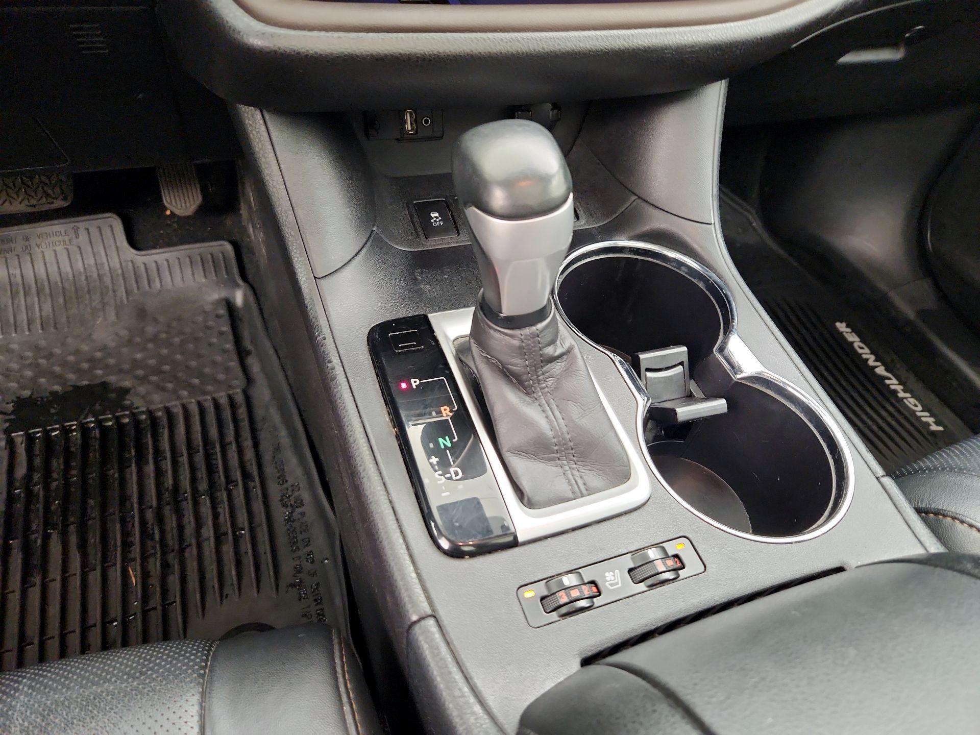 Thumbnail: 2016 Toyota Highlander - 18