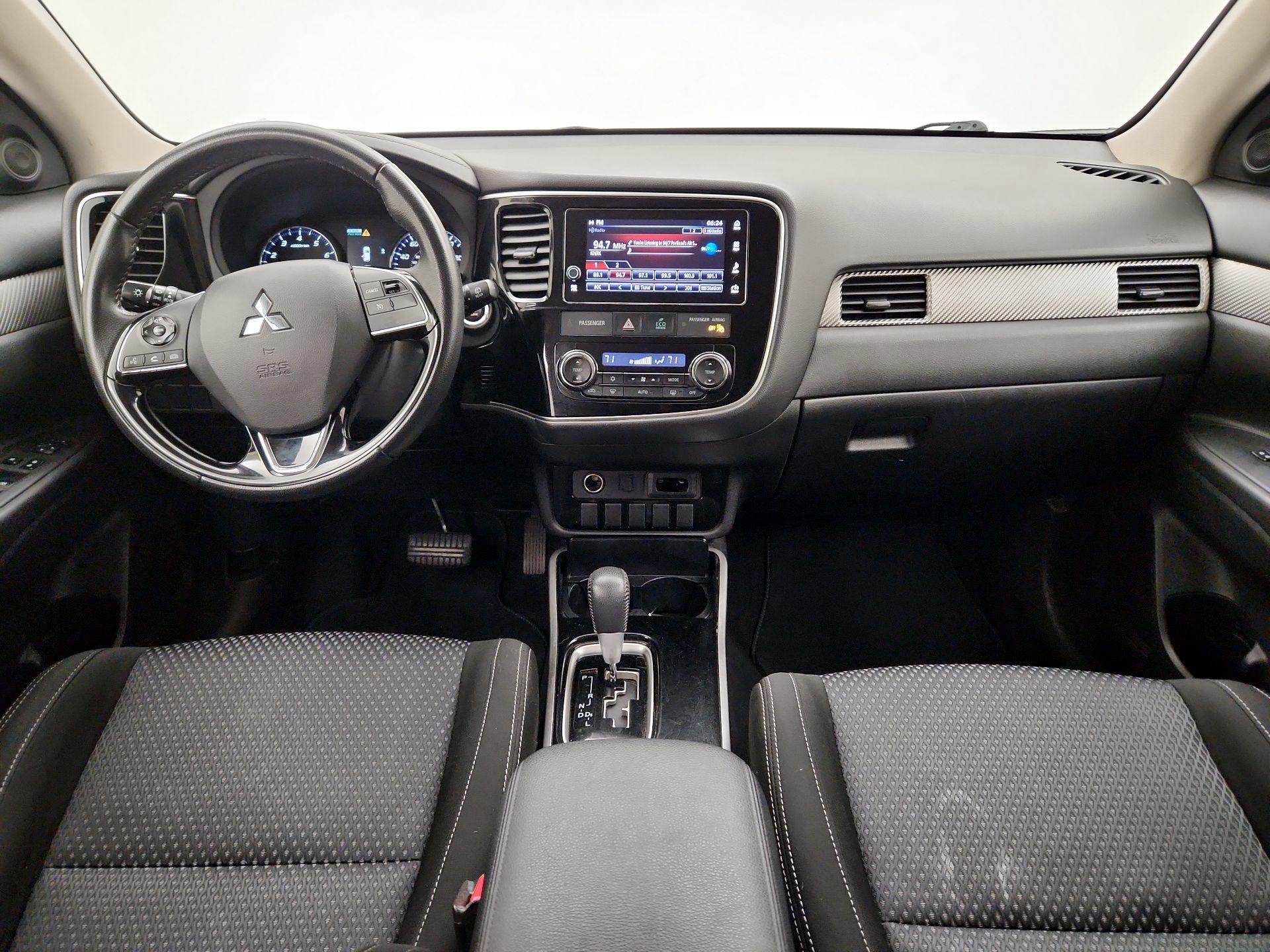 Thumbnail: 2018 Mitsubishi Outlander - 9