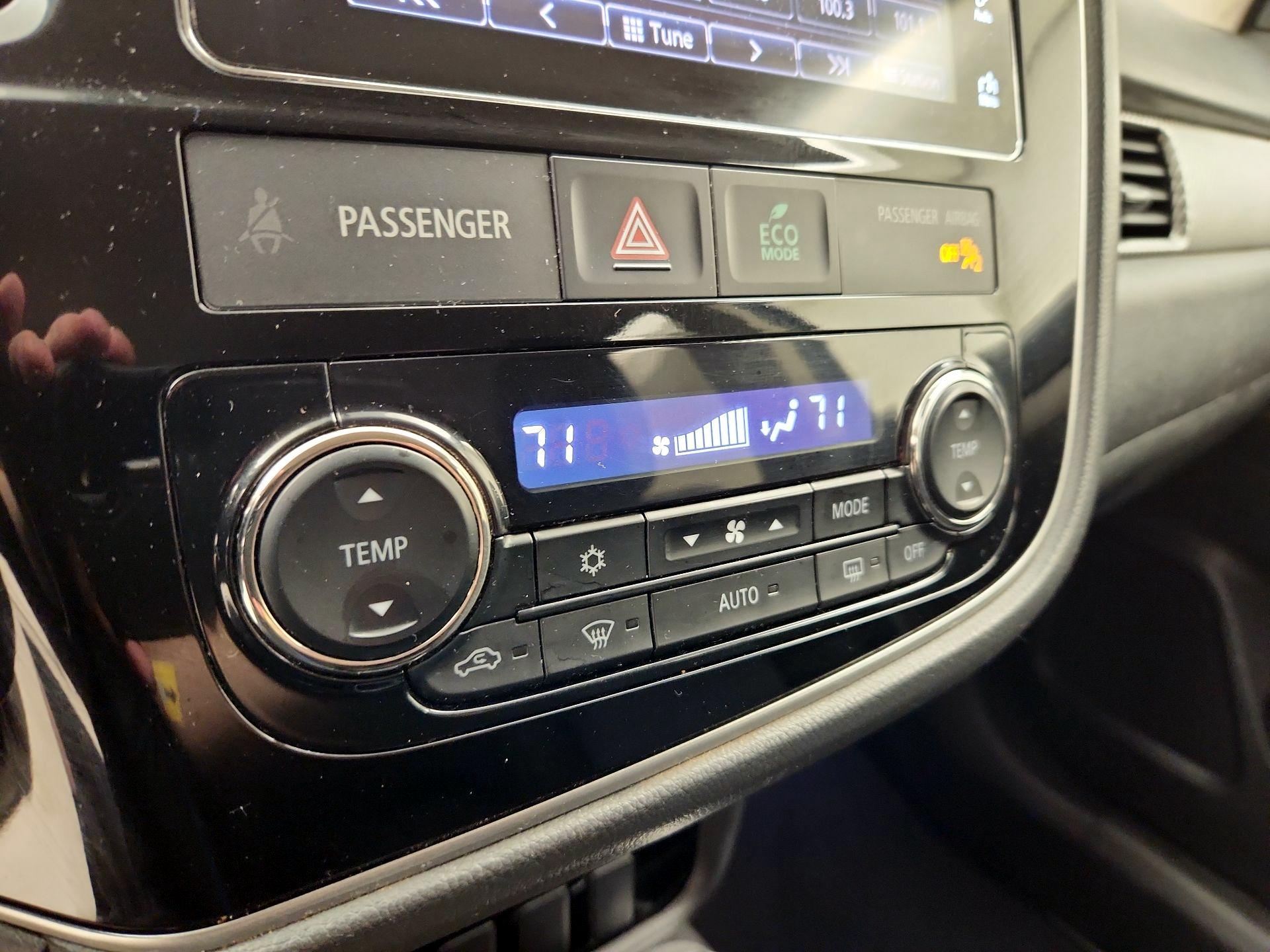 Thumbnail: 2018 Mitsubishi Outlander - 16