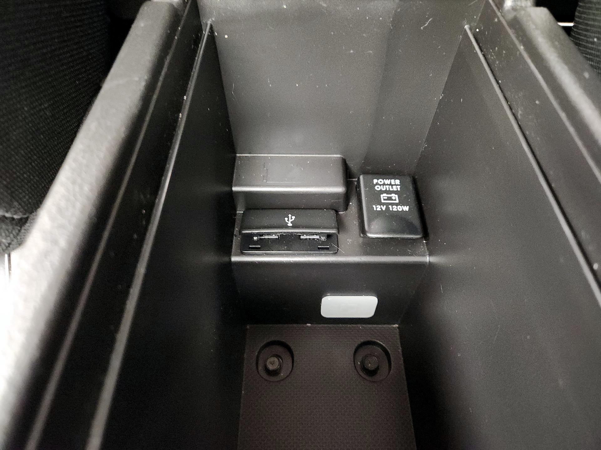 Thumbnail: 2018 Mitsubishi Outlander - 18