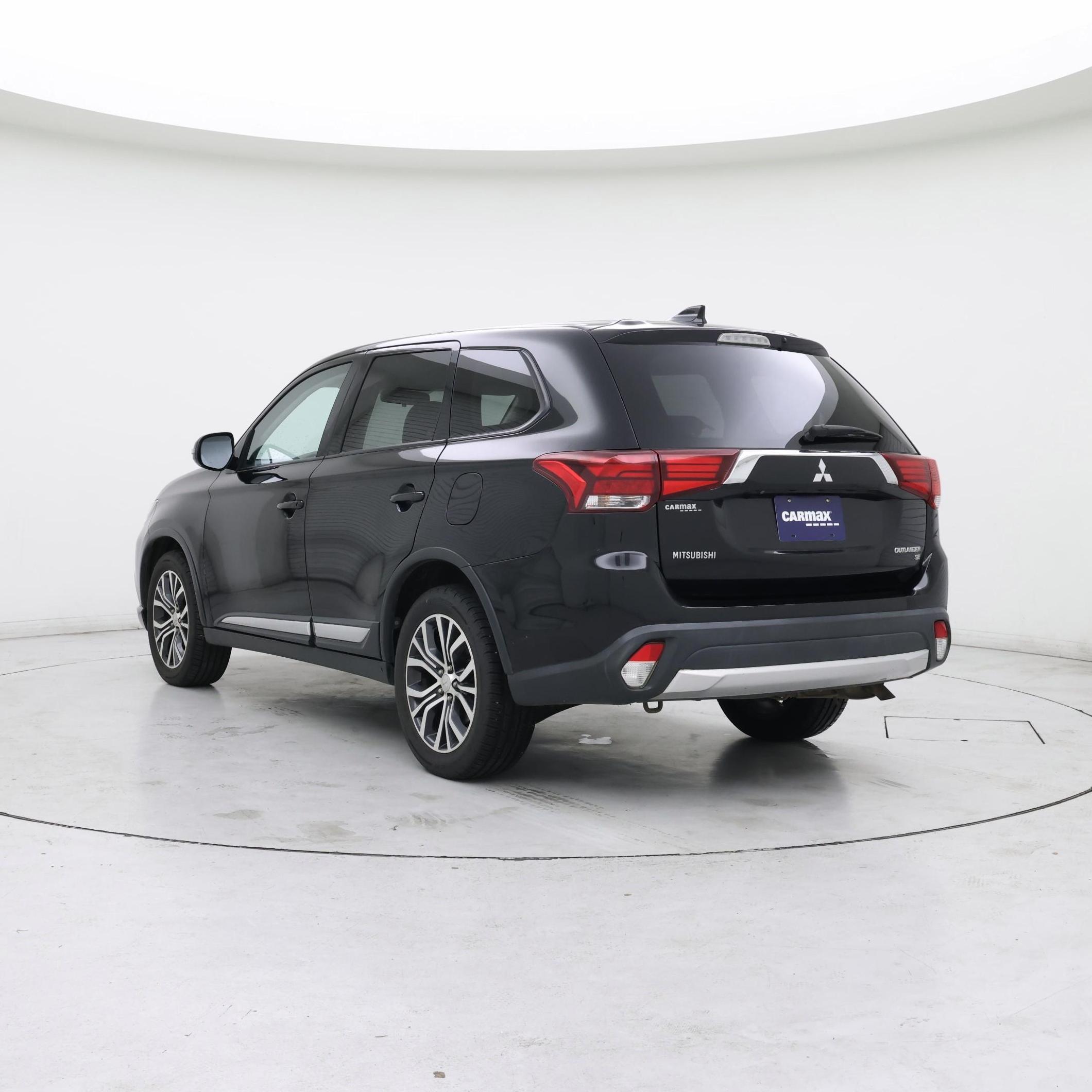 Thumbnail: 2018 Mitsubishi Outlander - 2