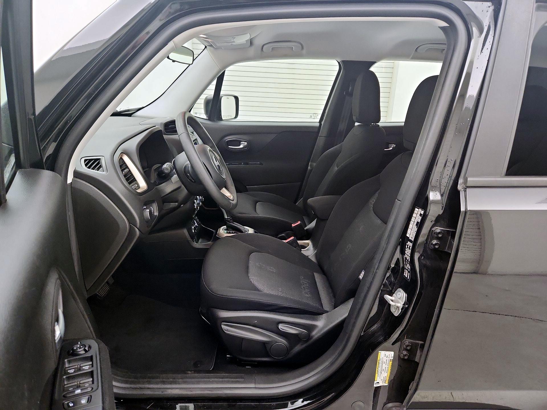 Thumbnail: 2017 Jeep Renegade - 11