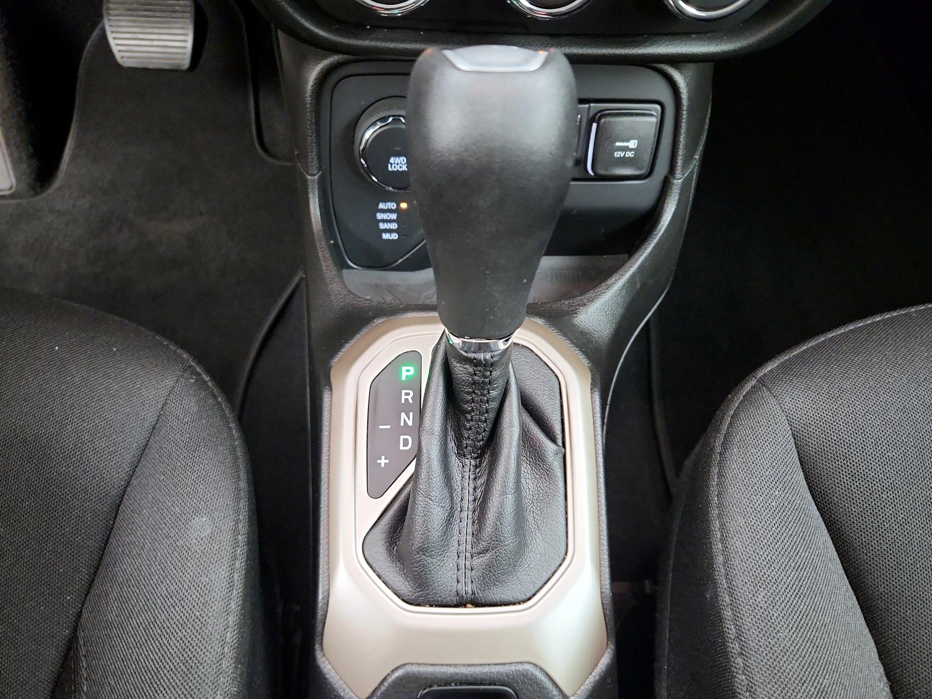 Thumbnail: 2017 Jeep Renegade - 16