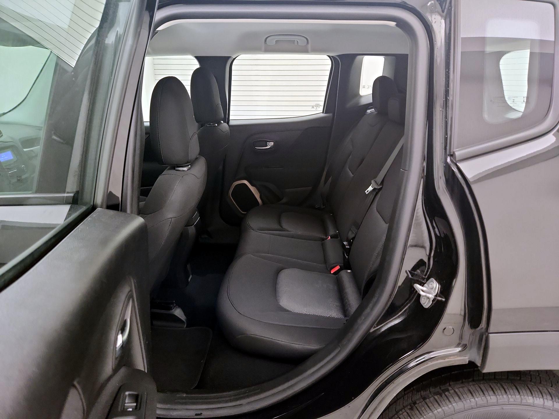 Thumbnail: 2017 Jeep Renegade - 18