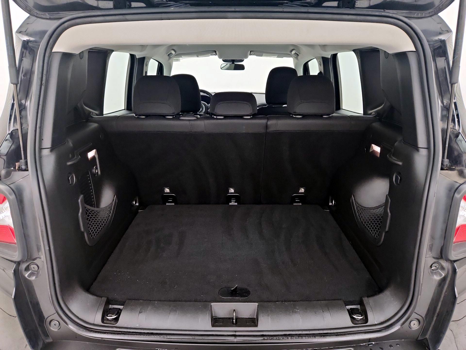 Thumbnail: 2017 Jeep Renegade - 19