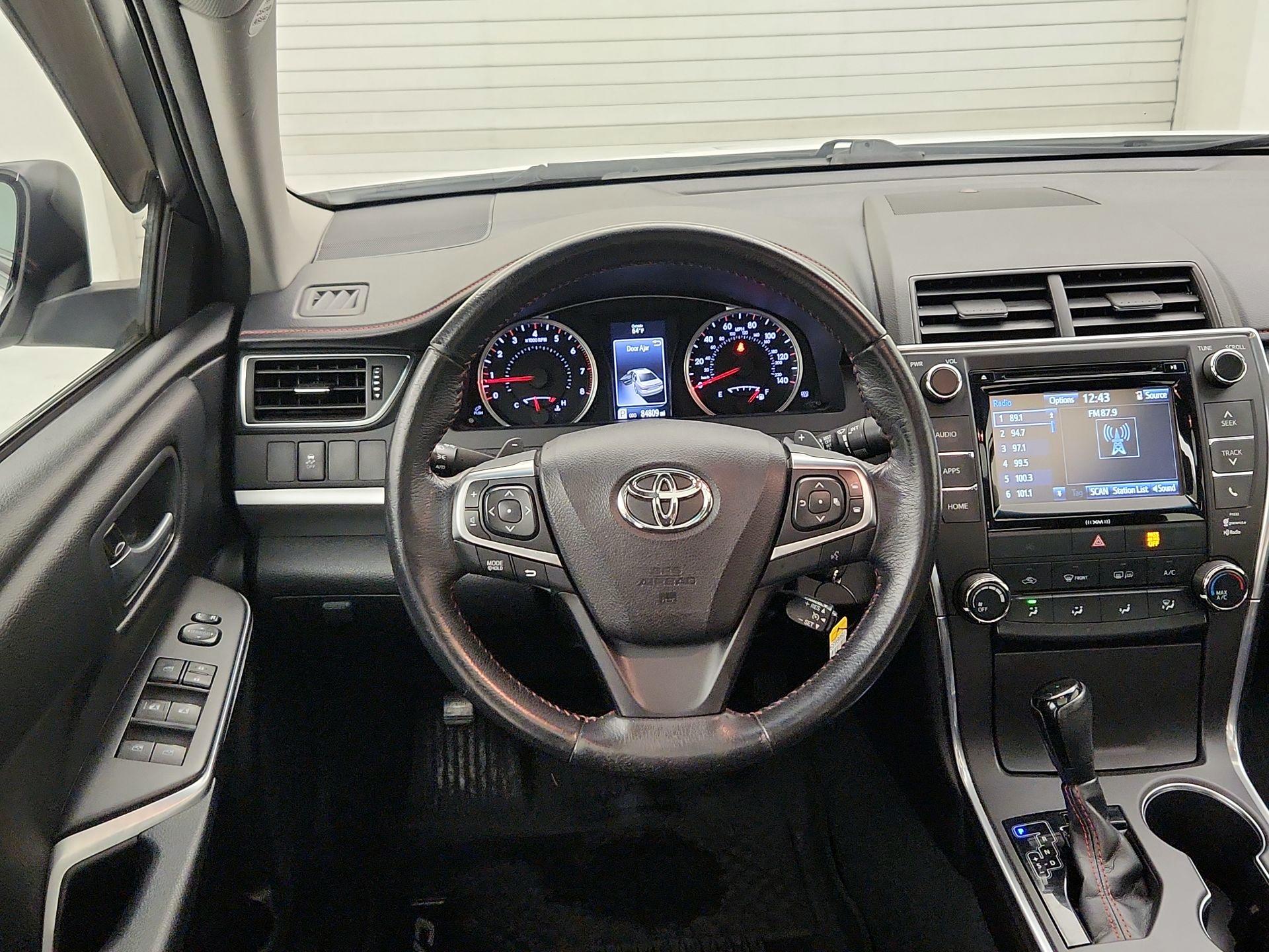 Thumbnail: 2017 Toyota Camry - 10