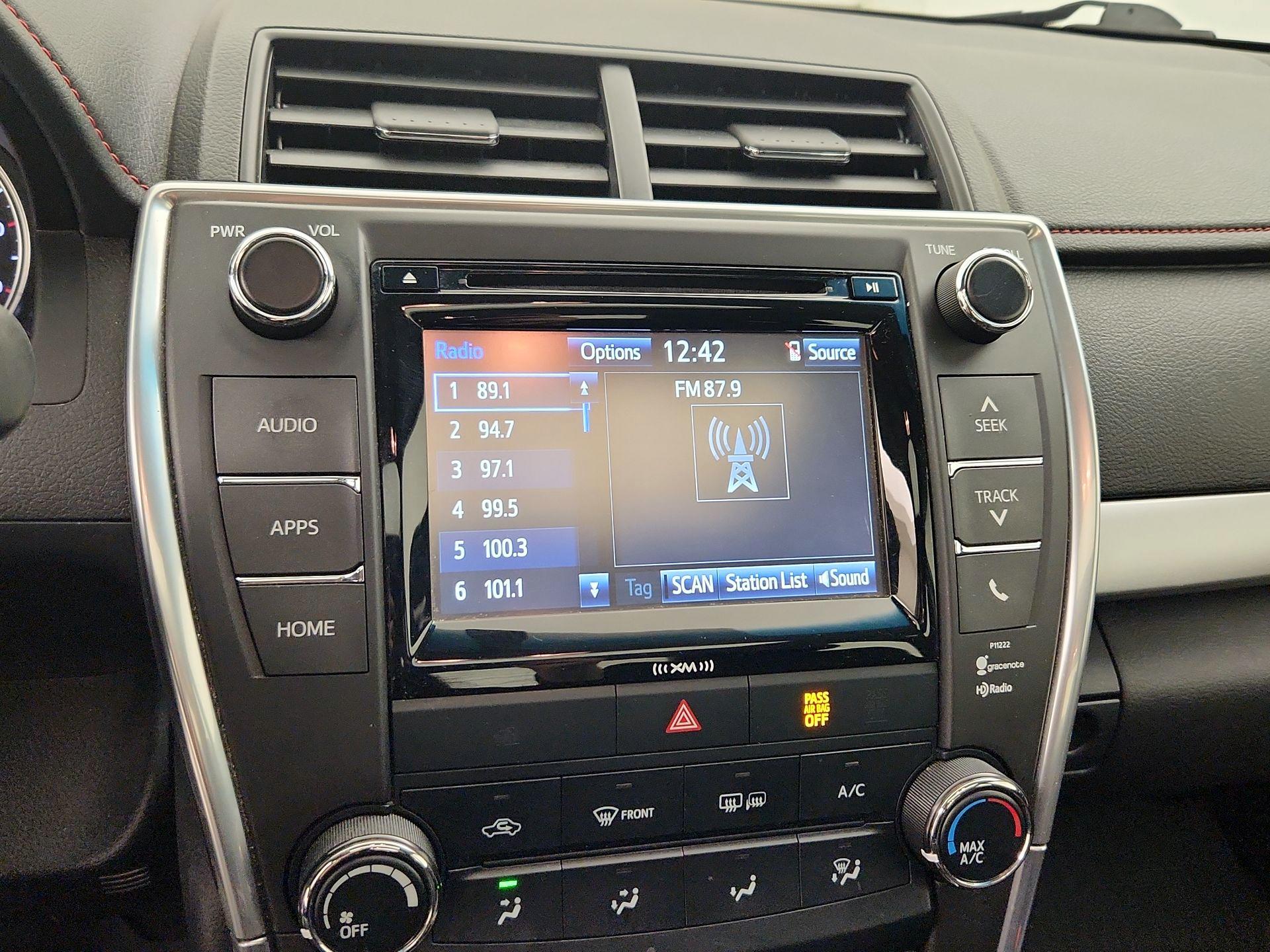 Thumbnail: 2017 Toyota Camry - 15