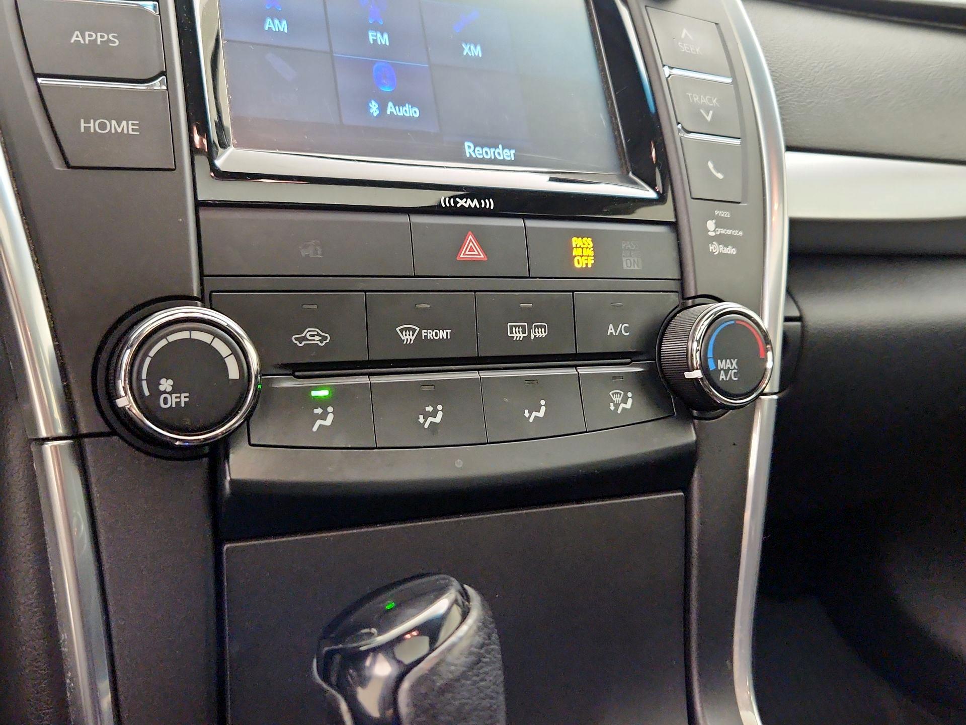 Thumbnail: 2017 Toyota Camry - 16