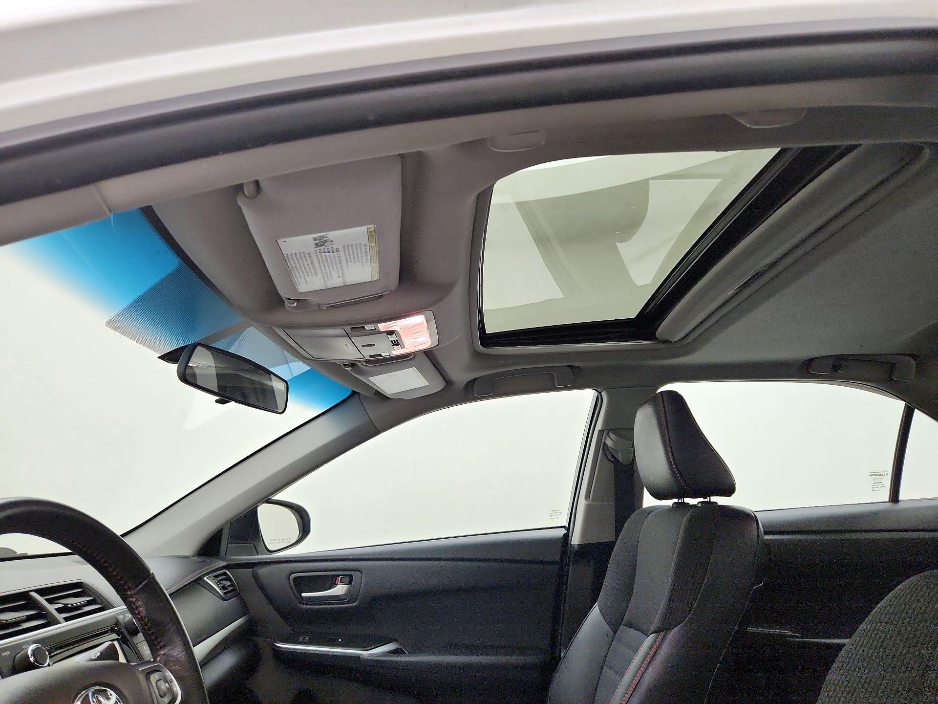 Thumbnail: 2017 Toyota Camry - 19