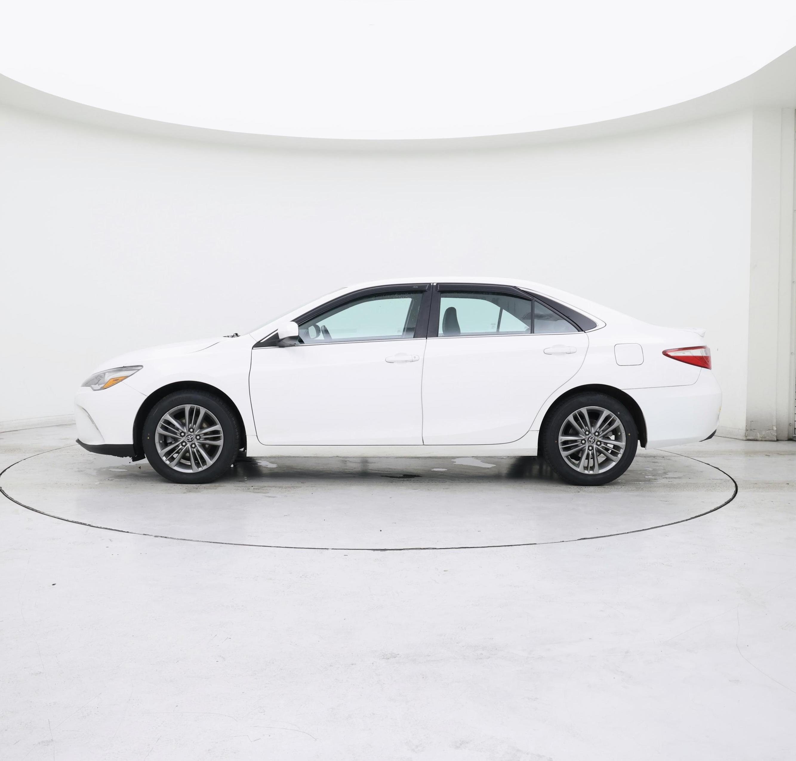 Thumbnail: 2017 Toyota Camry - 3