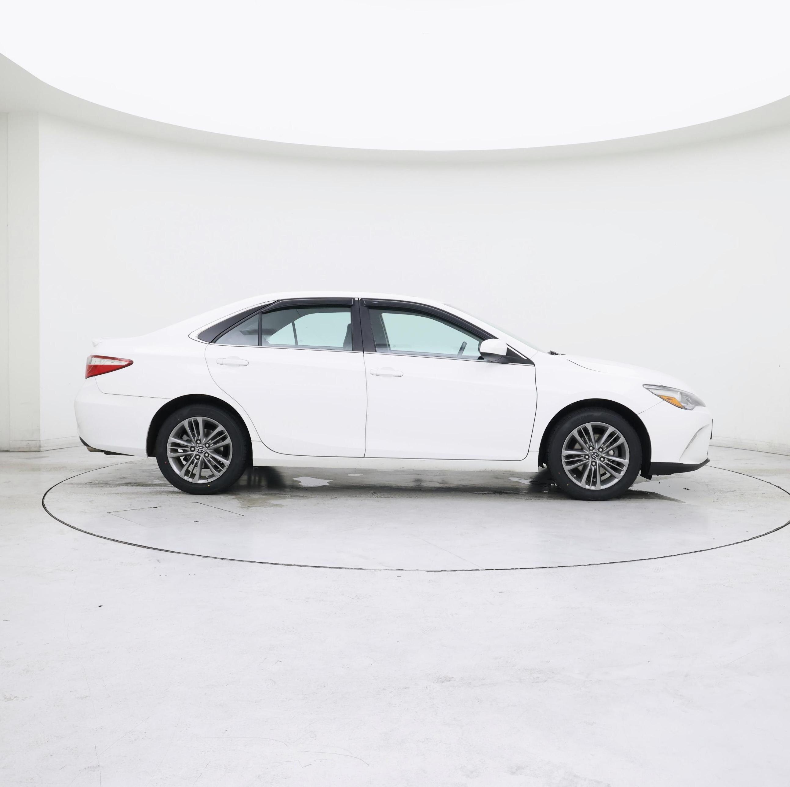 Thumbnail: 2017 Toyota Camry - 7