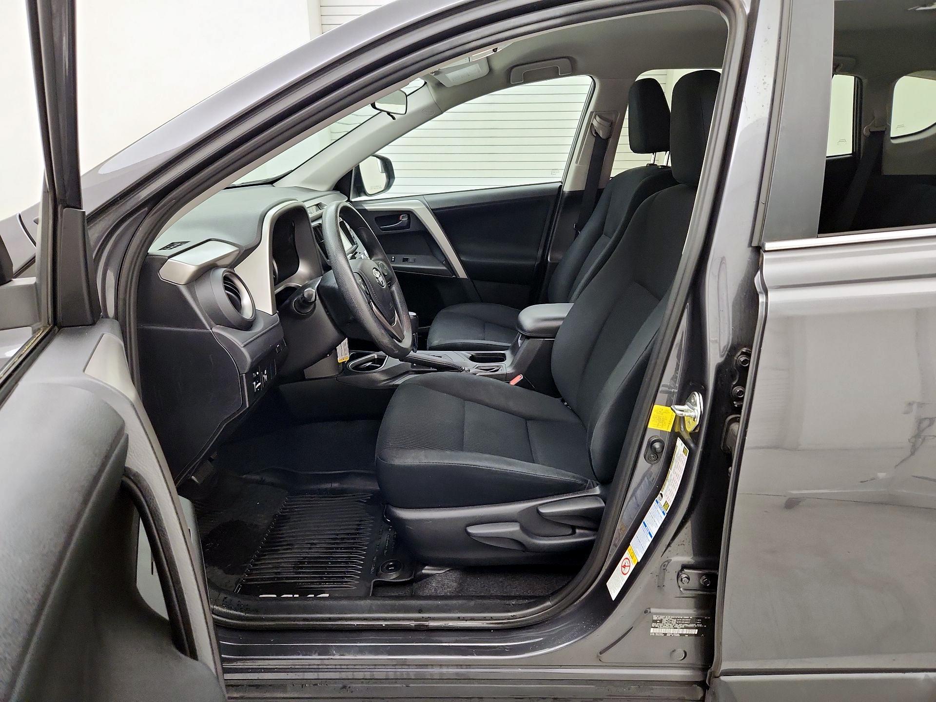 Thumbnail: 2016 Toyota RAV4 - 11