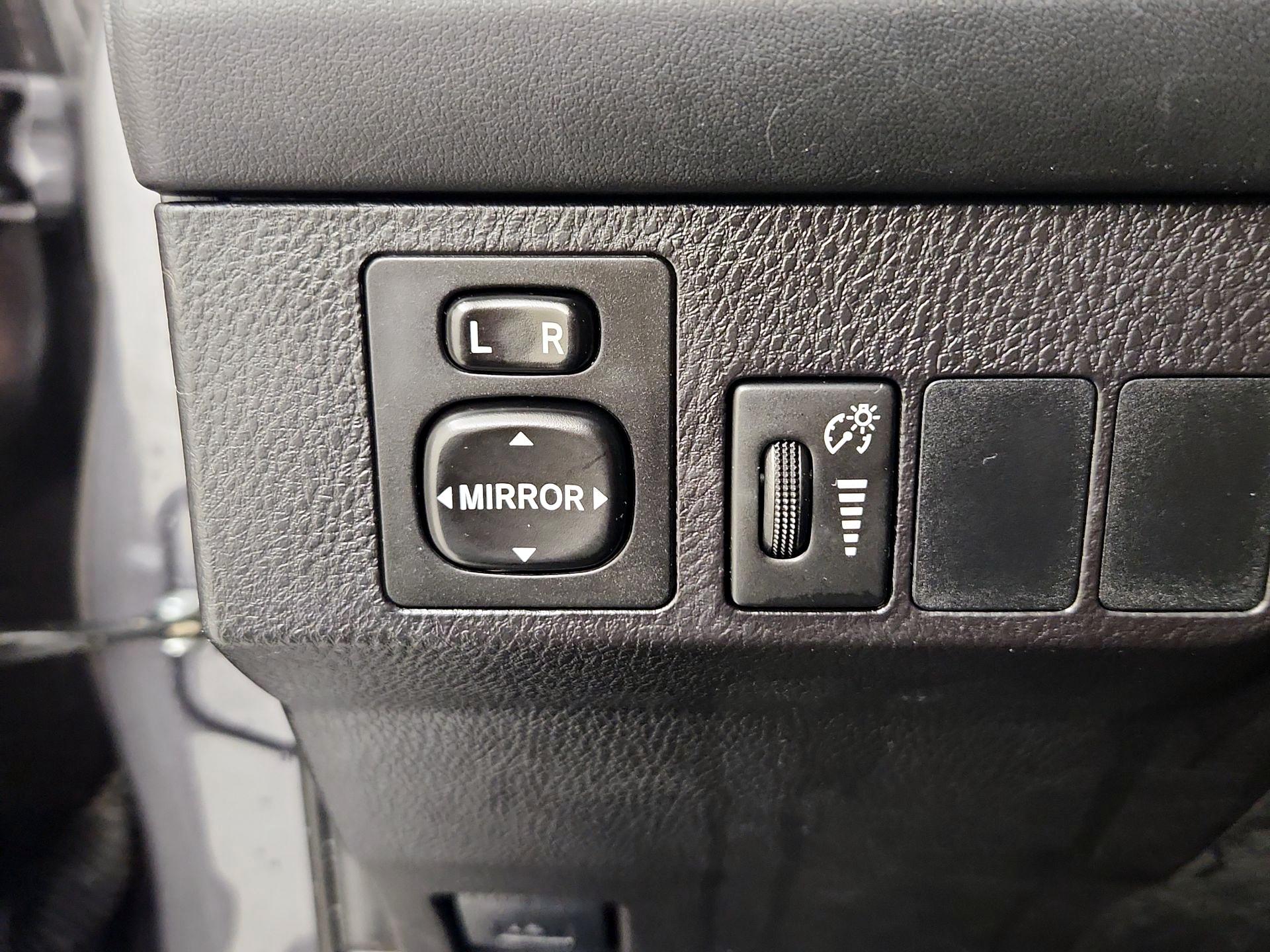 Thumbnail: 2016 Toyota RAV4 - 13