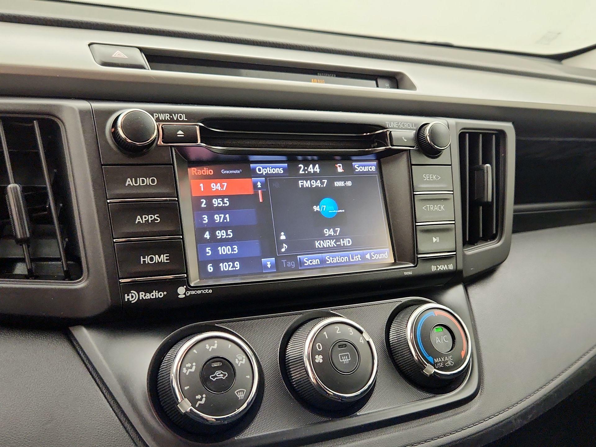 Thumbnail: 2016 Toyota RAV4 - 15