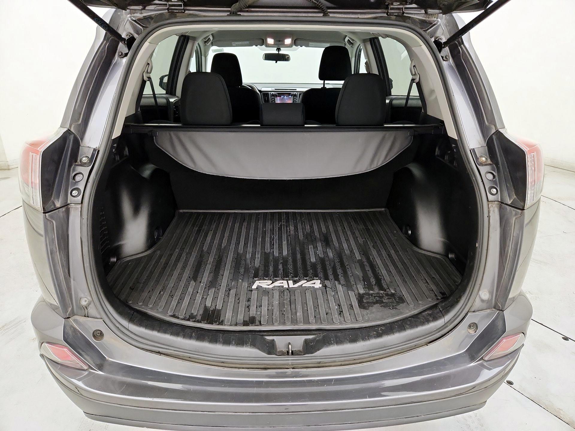 Thumbnail: 2016 Toyota RAV4 - 20