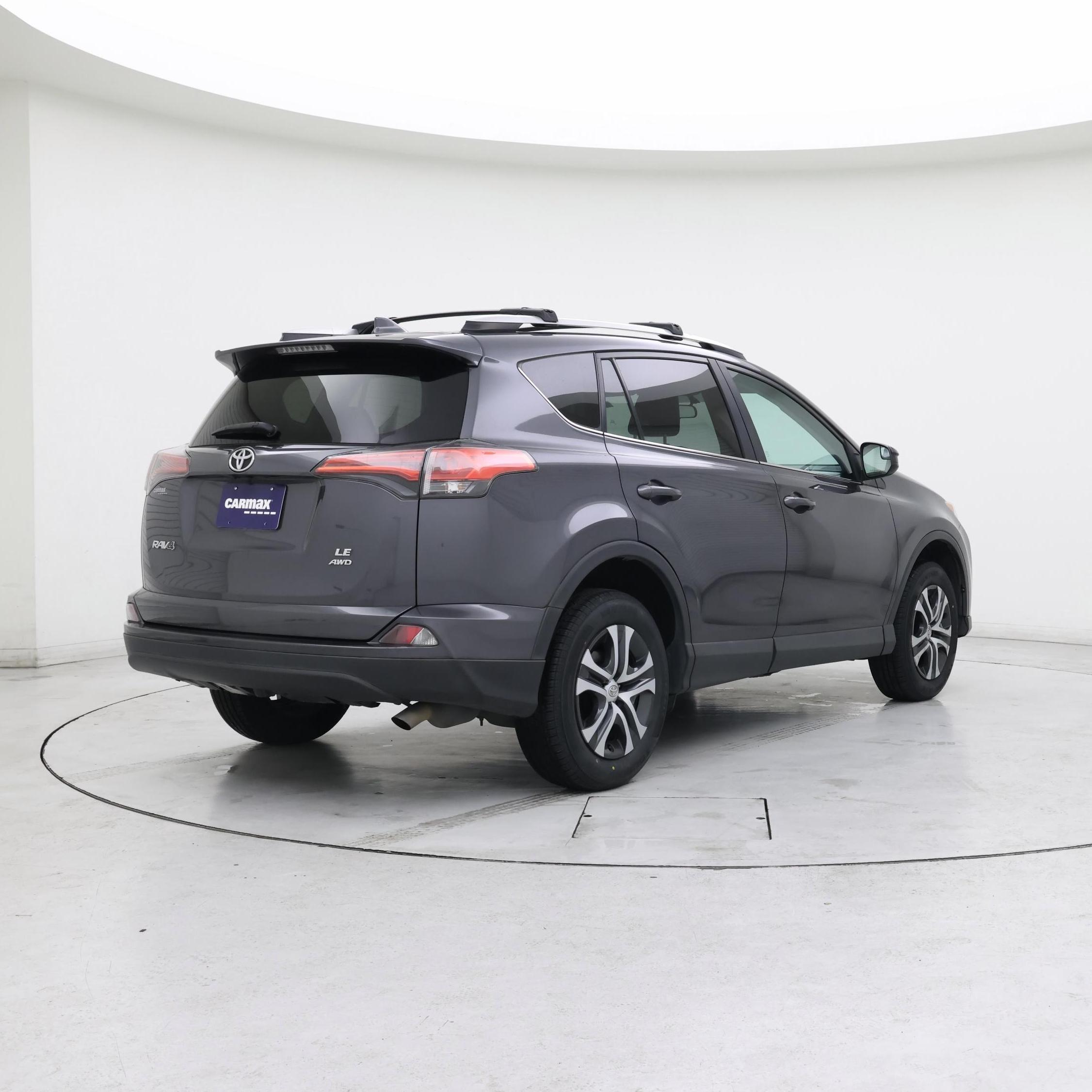 Thumbnail: 2016 Toyota RAV4 - 8