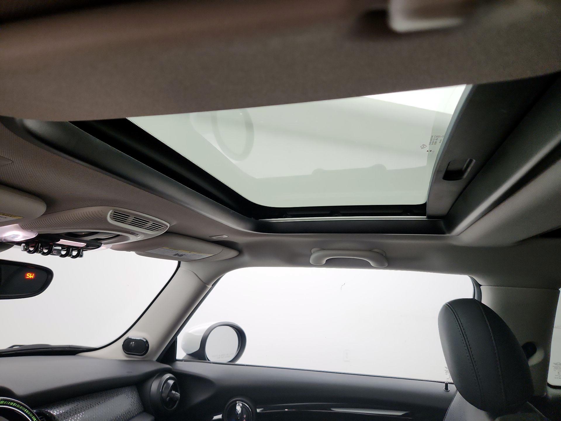 Thumbnail: 2023 MINI Cooper Hardtop - 20