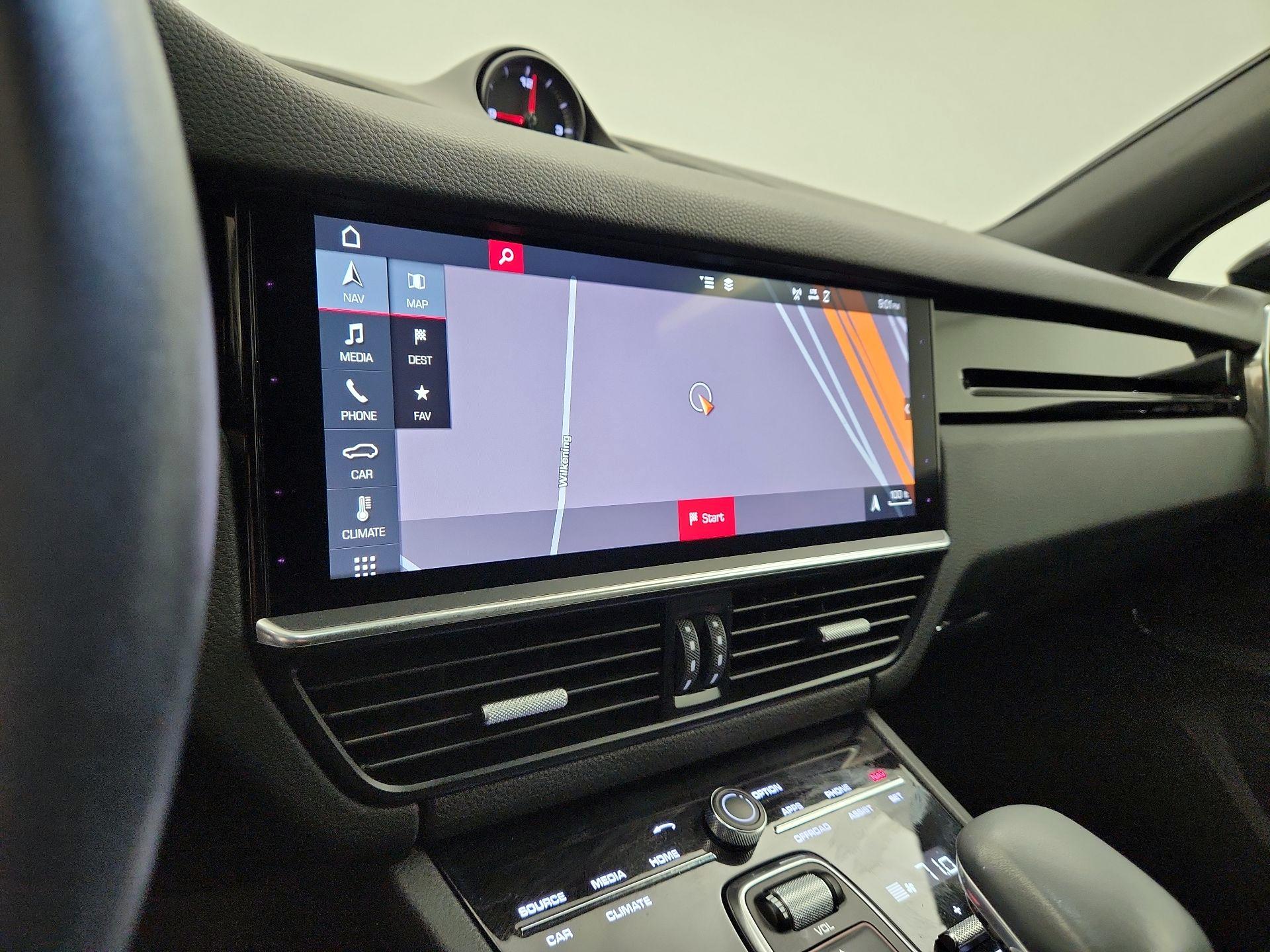 Thumbnail: 2020 Porsche Cayenne - 14