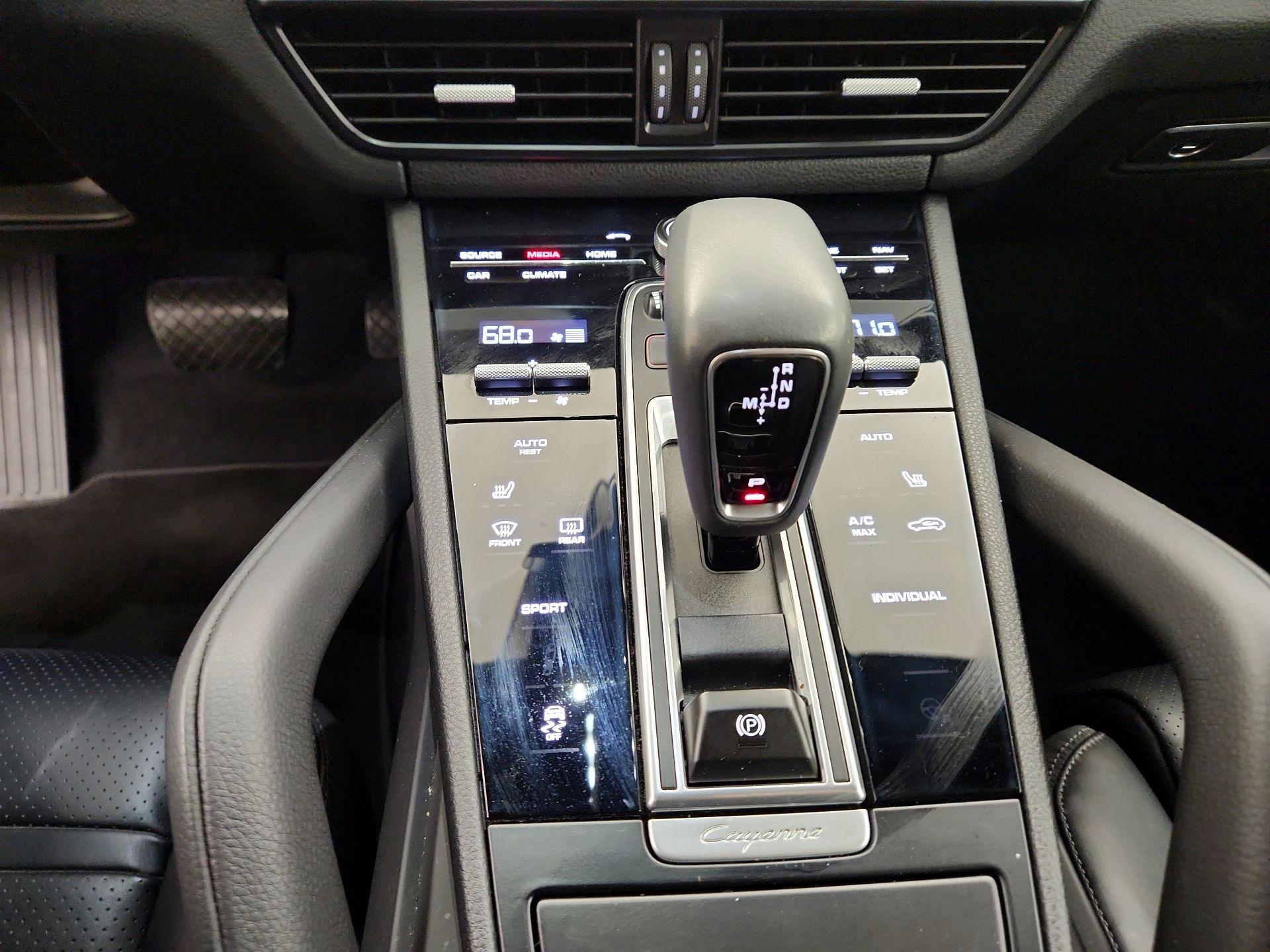 Thumbnail: 2020 Porsche Cayenne - 18