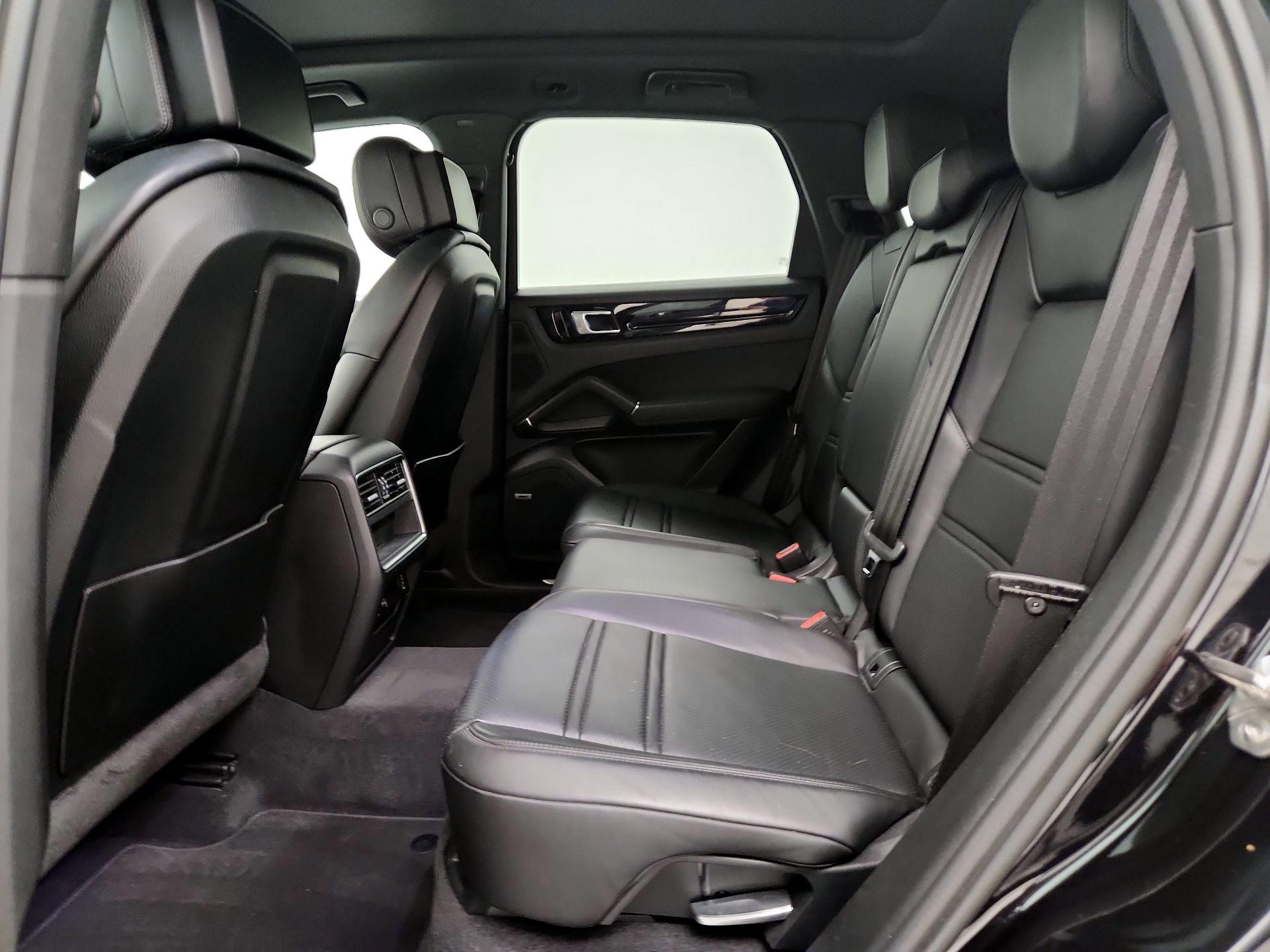 Thumbnail: 2020 Porsche Cayenne - 20