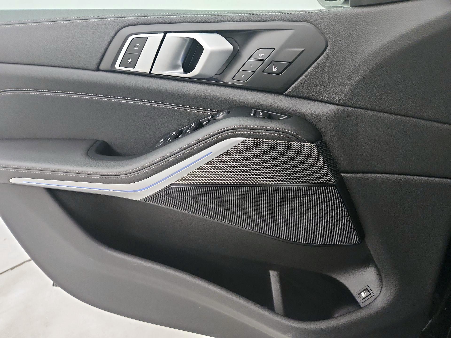 Thumbnail: 2021 BMW X5 - 12