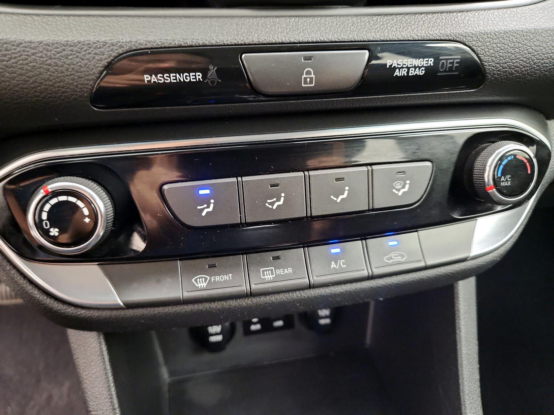Thumbnail: 2018 Hyundai Elantra - 16