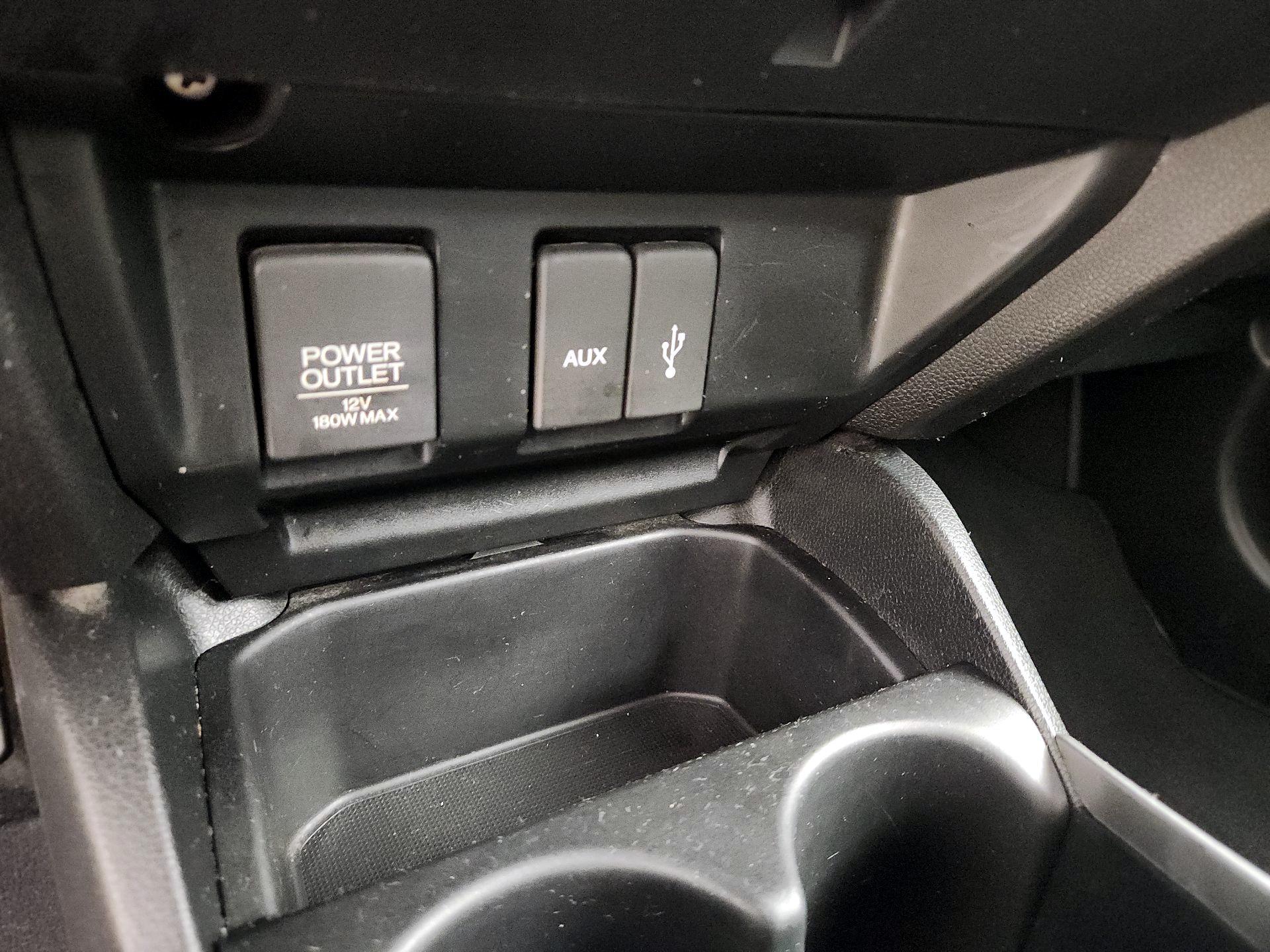Thumbnail: 2015 Honda Fit - 18