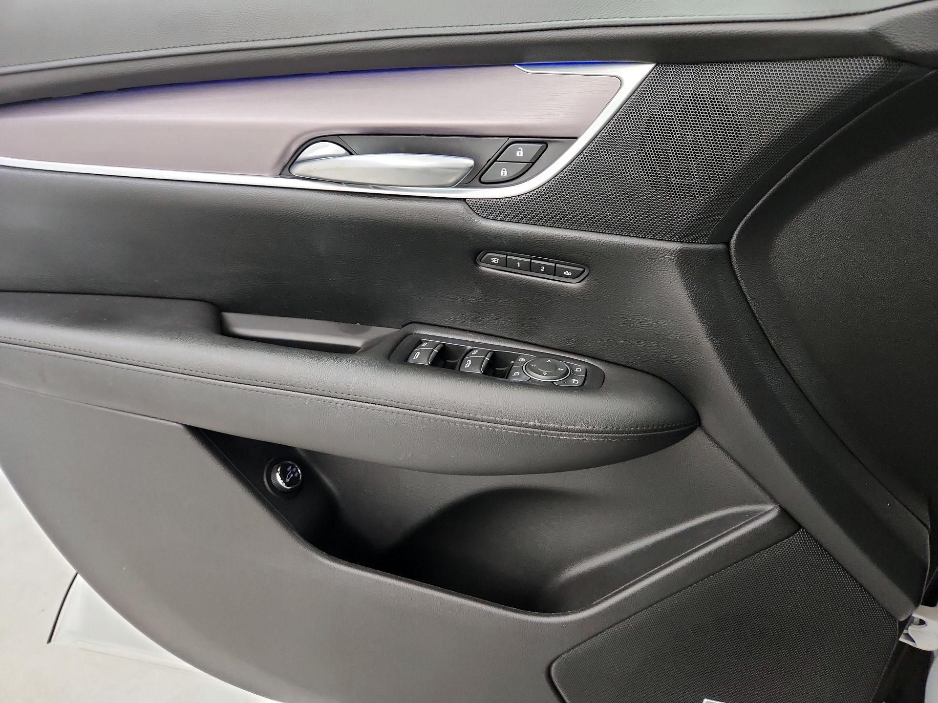 Thumbnail: 2018 Cadillac XT5 - 12