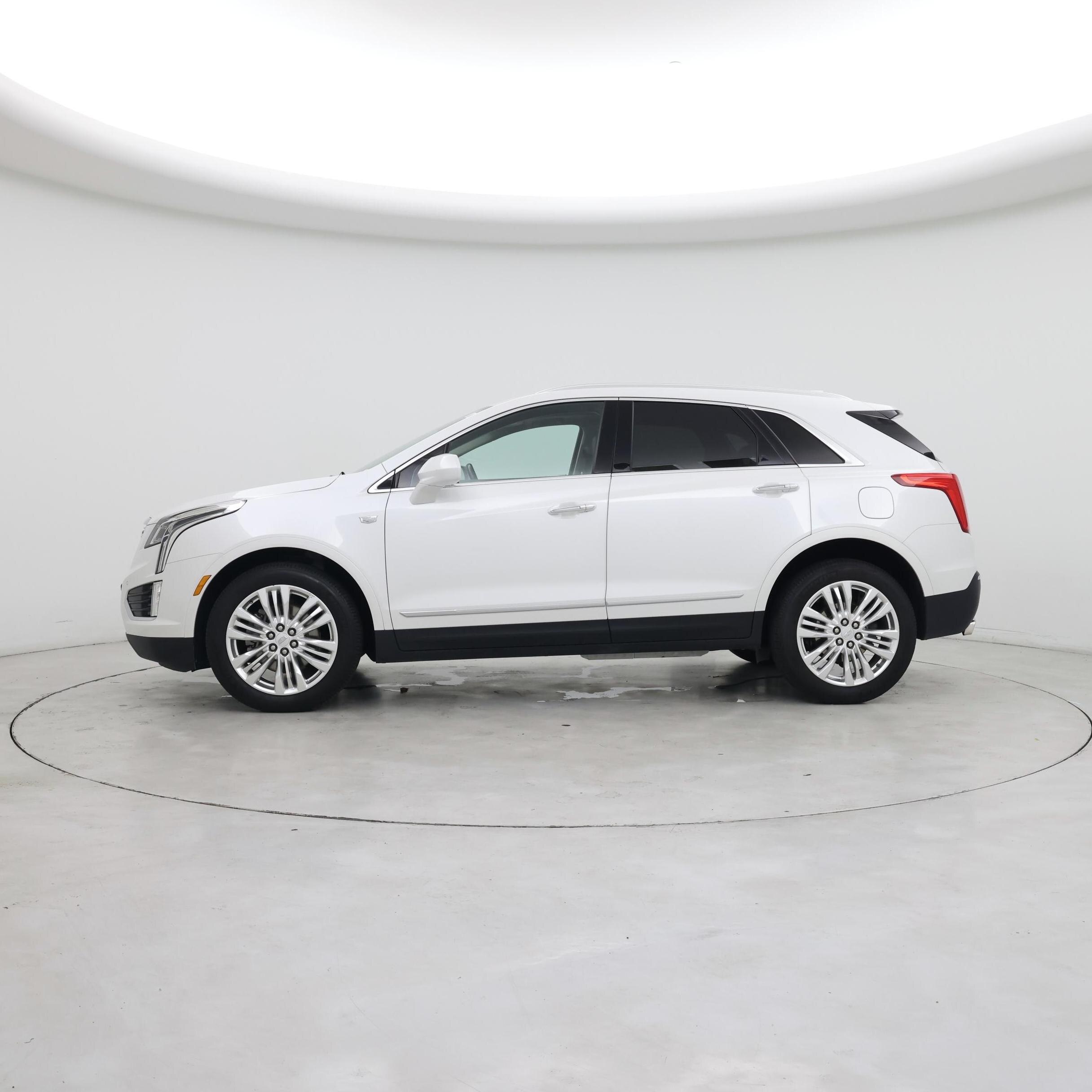 Thumbnail: 2018 Cadillac XT5 - 3