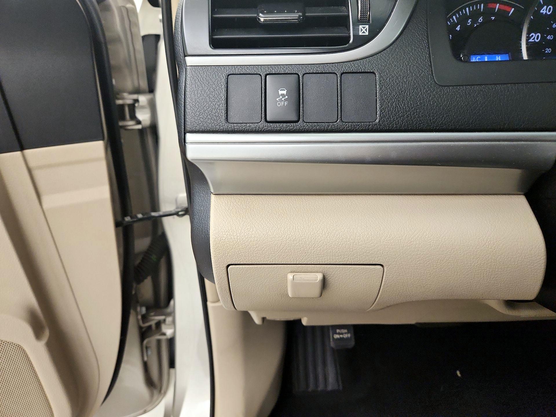 Thumbnail: 2013 Toyota Camry - 13