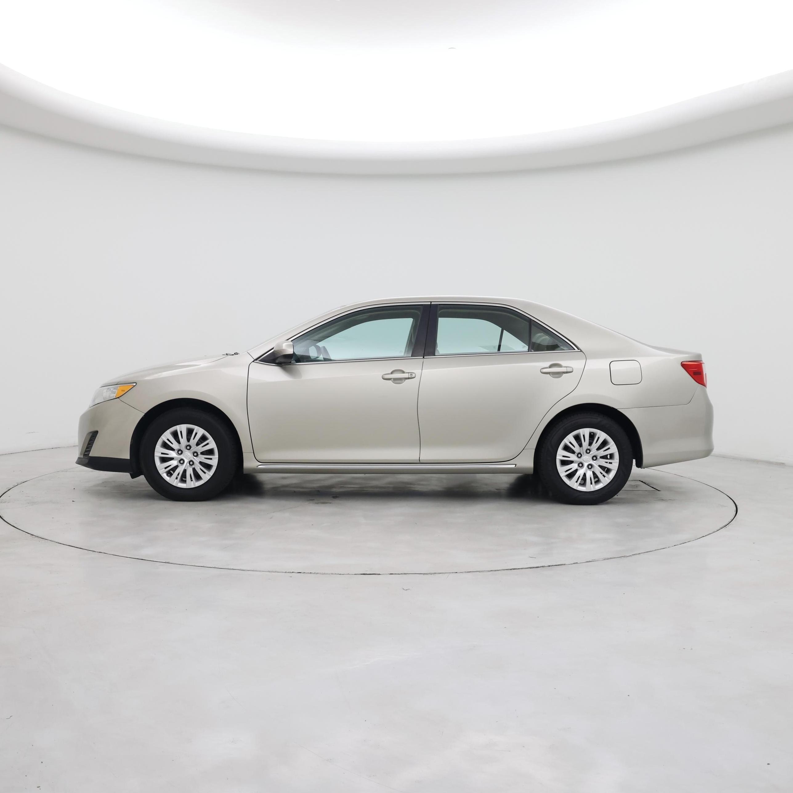 Thumbnail: 2013 Toyota Camry - 3