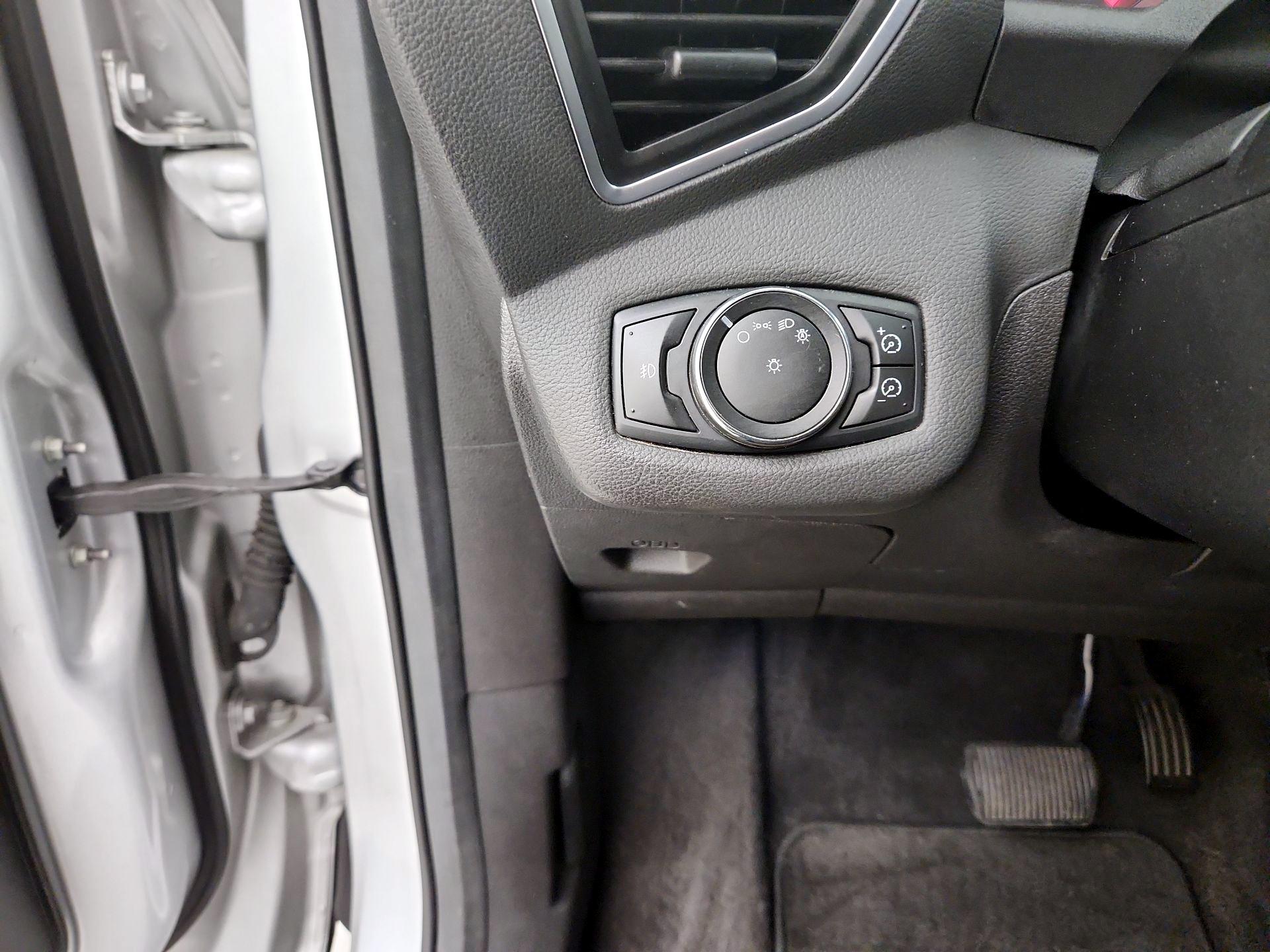 Thumbnail: 2013 Ford Escape - 13