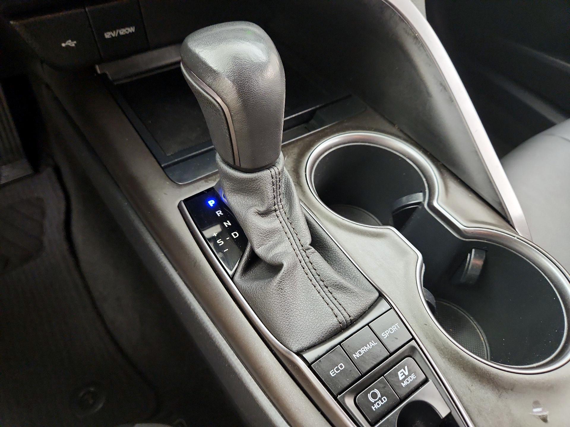 Thumbnail: 2023 Toyota Camry - 17