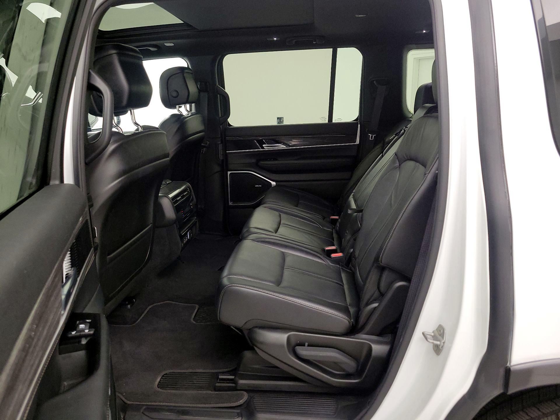 Thumbnail: 2022 Jeep Wagoneer - 20