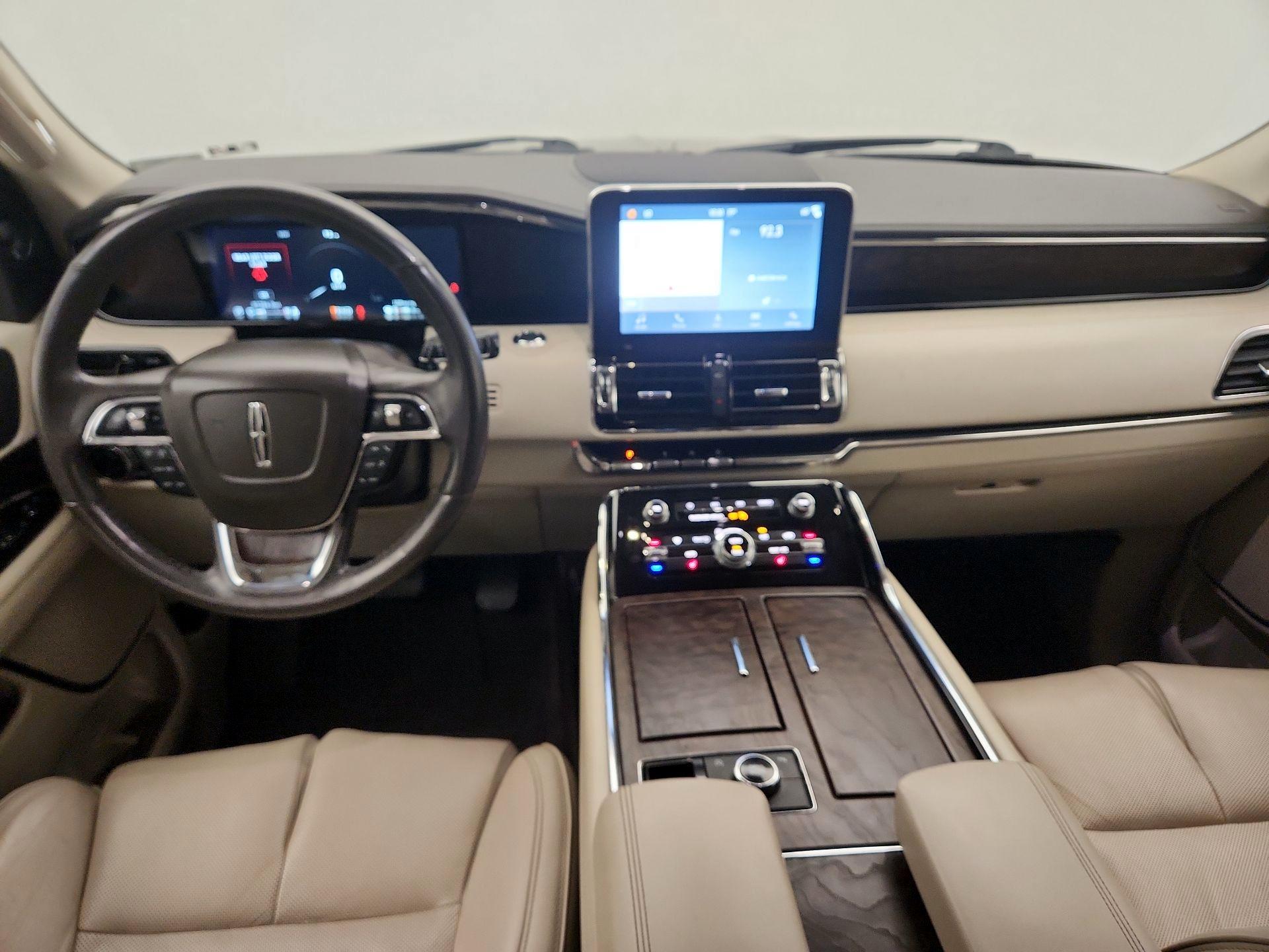 Thumbnail: 2018 Lincoln Navigator - 9
