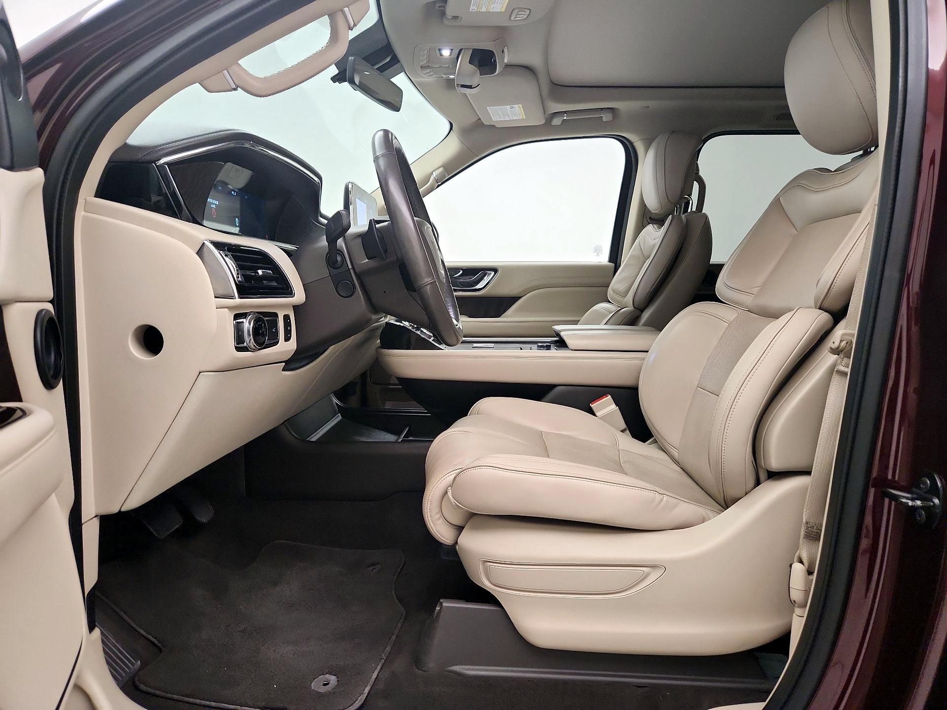 Thumbnail: 2018 Lincoln Navigator - 11