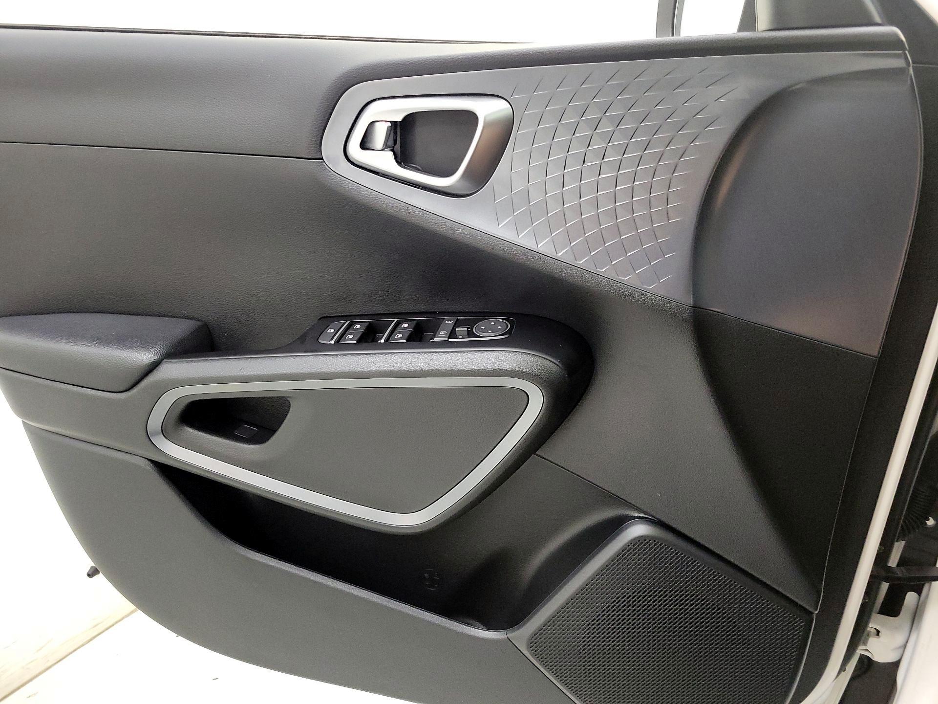 Thumbnail: 2022 Kia Soul - 12
