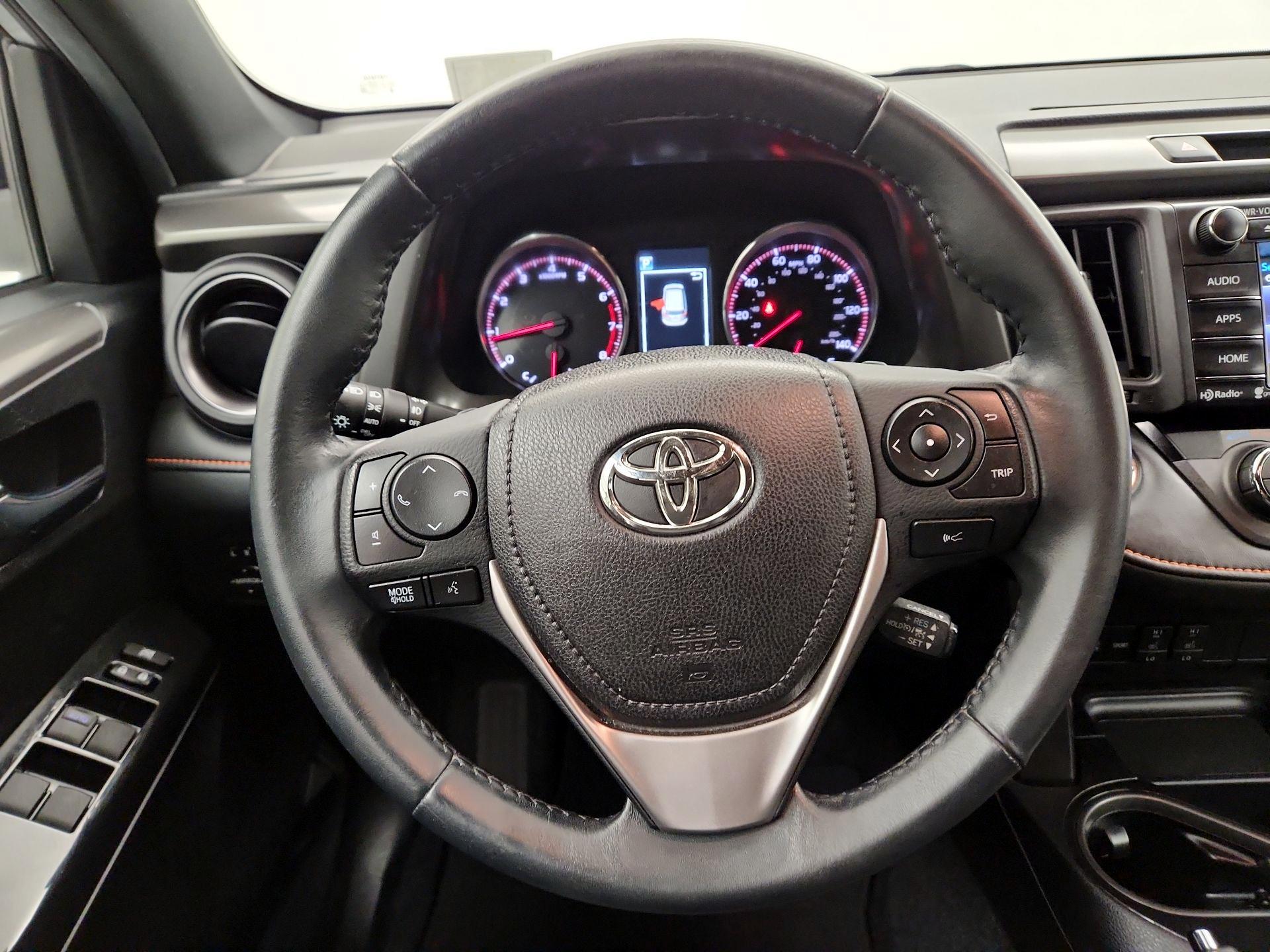 Thumbnail: 2018 Toyota RAV4 - 10
