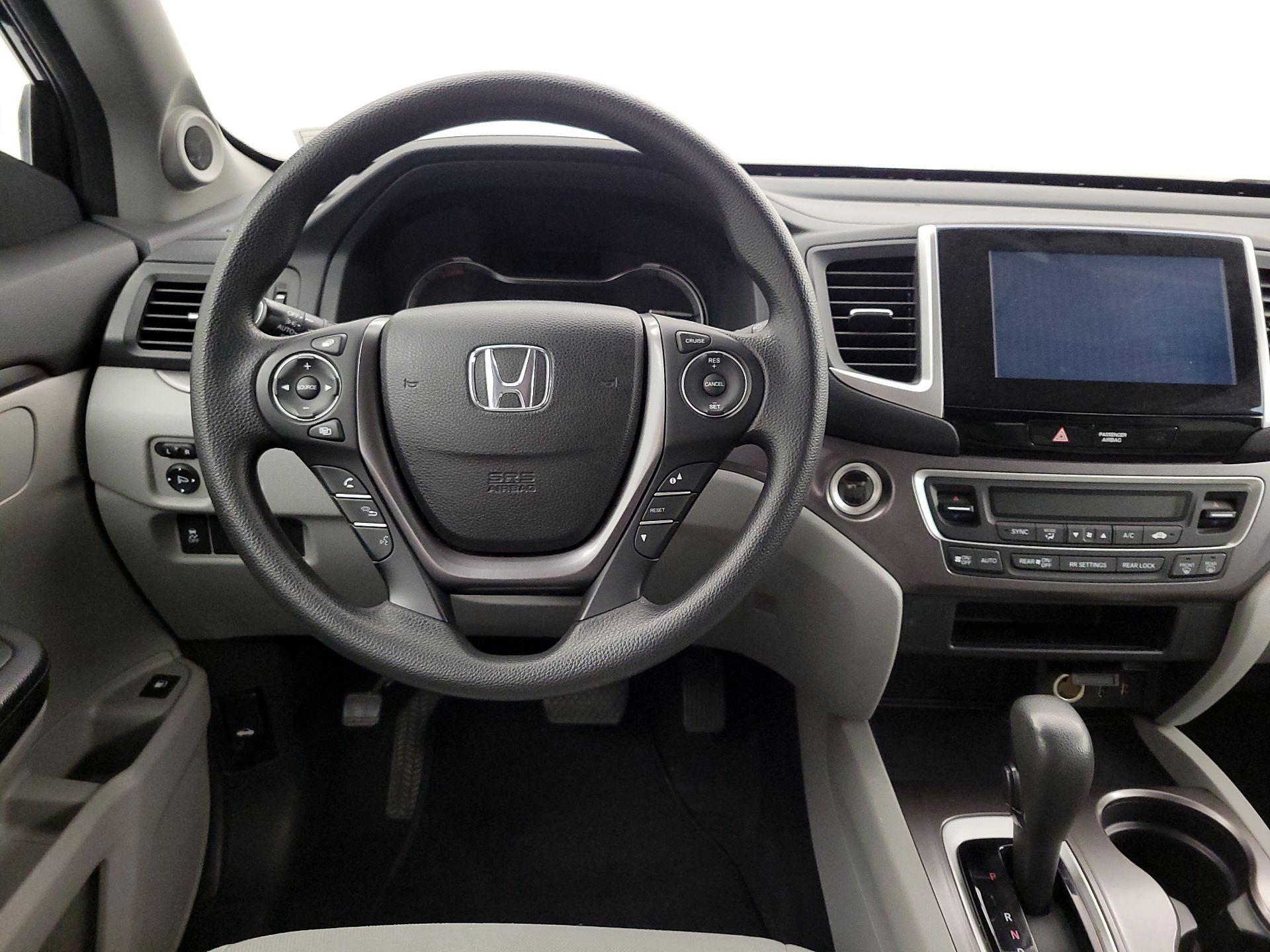 Thumbnail: 2016 Honda Pilot - 10