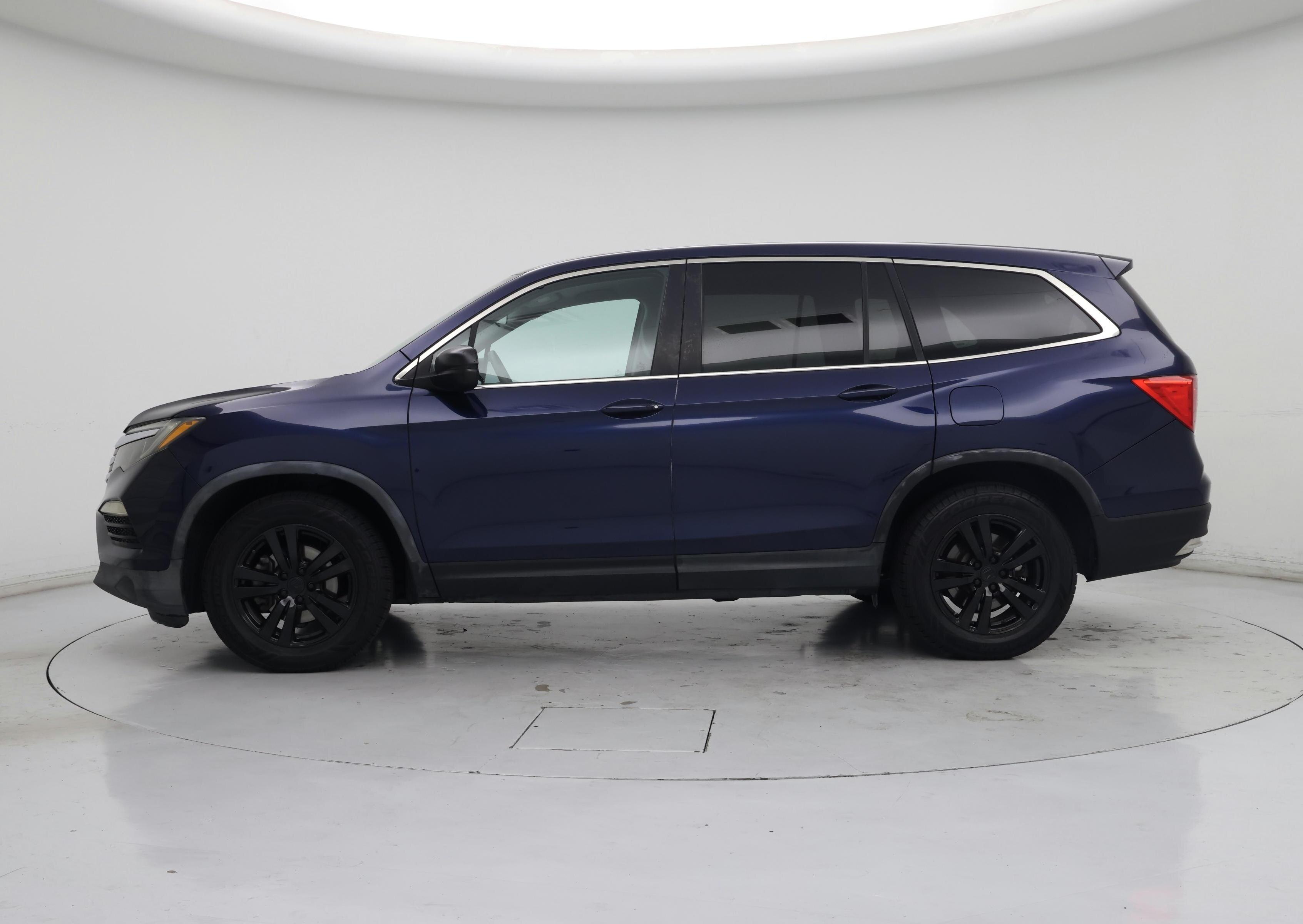 Thumbnail: 2016 Honda Pilot - 3
