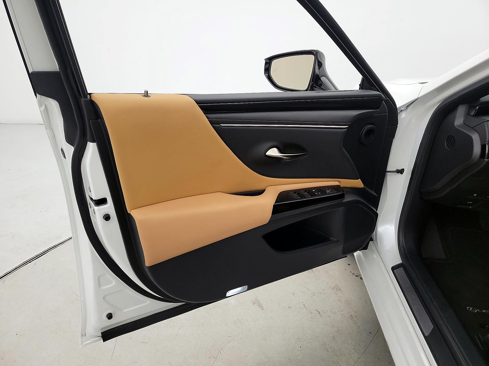 Thumbnail: 2025 Lexus ES - 12