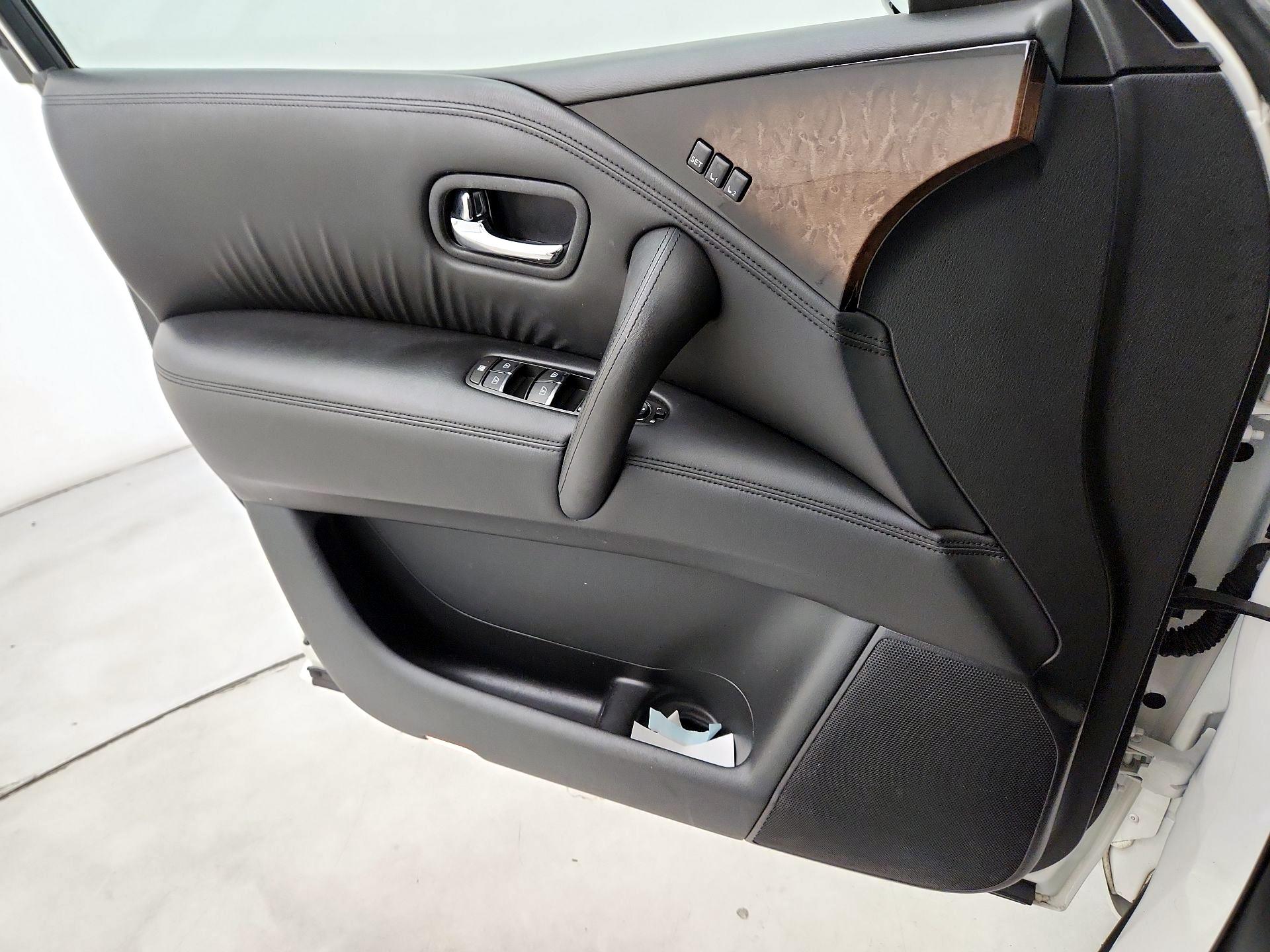 Thumbnail: 2014 INFINITI QX80 - 12