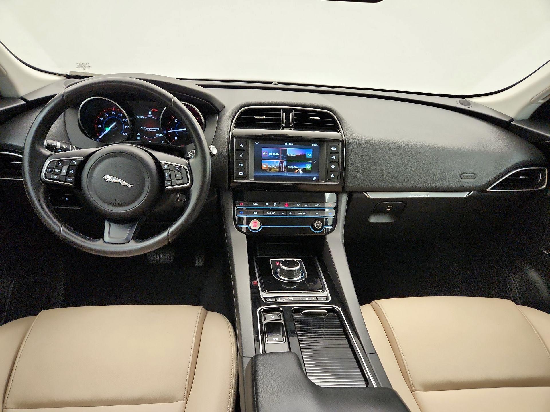 Thumbnail: 2018 Jaguar F-Pace - 9