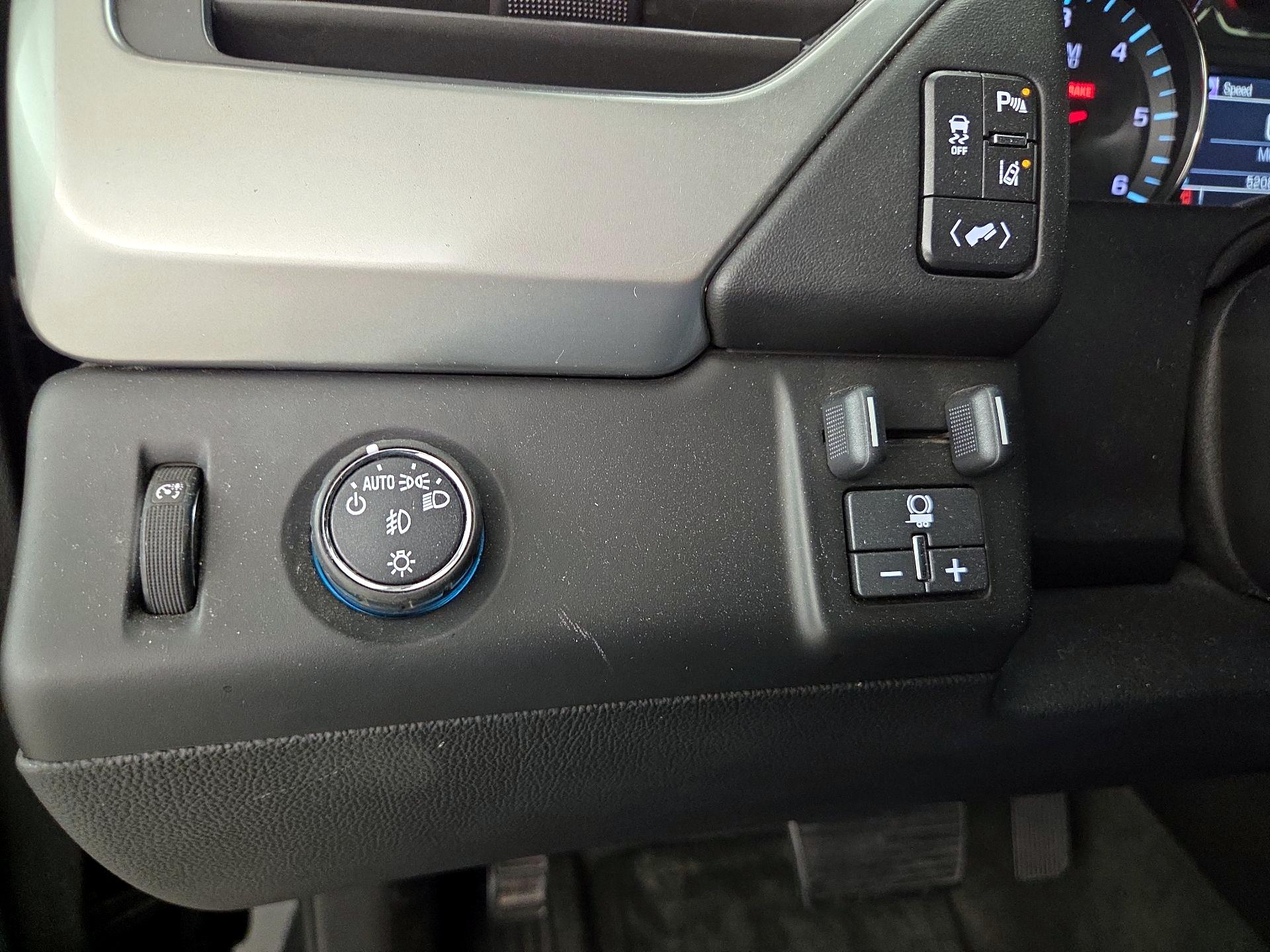 Thumbnail: 2015 Chevrolet Tahoe - 13