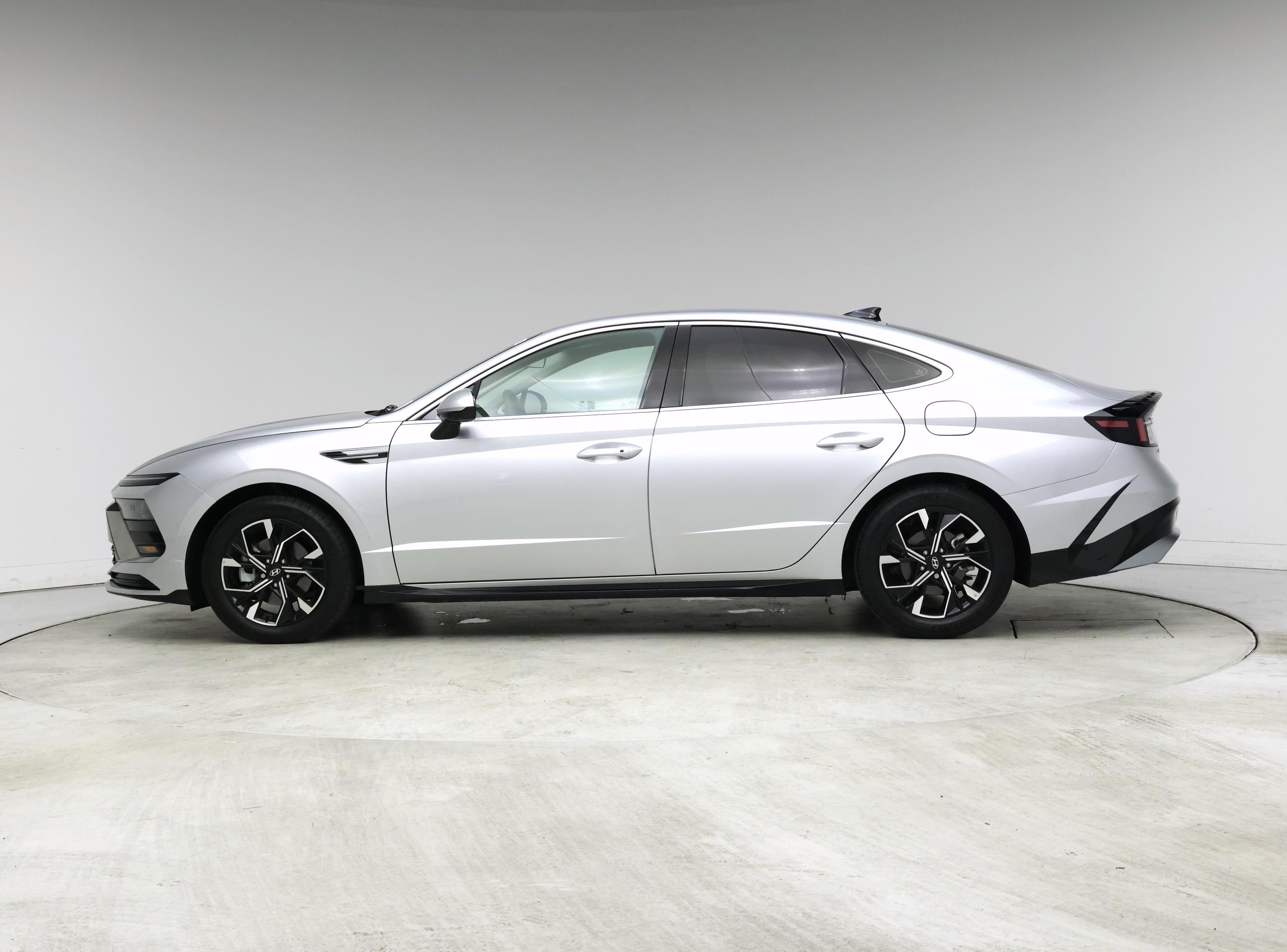 Thumbnail: 2024 Hyundai Sonata - 3