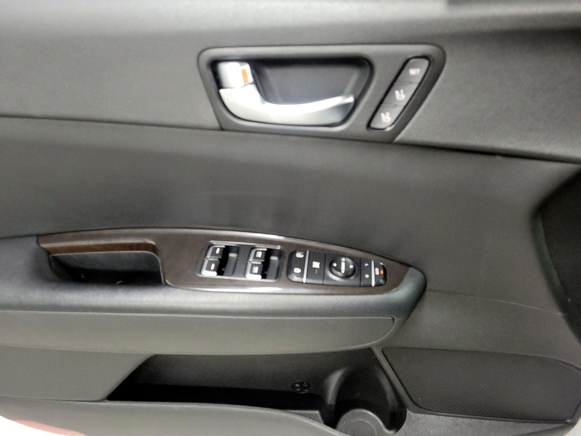 Thumbnail: 2016 Kia Optima - 12