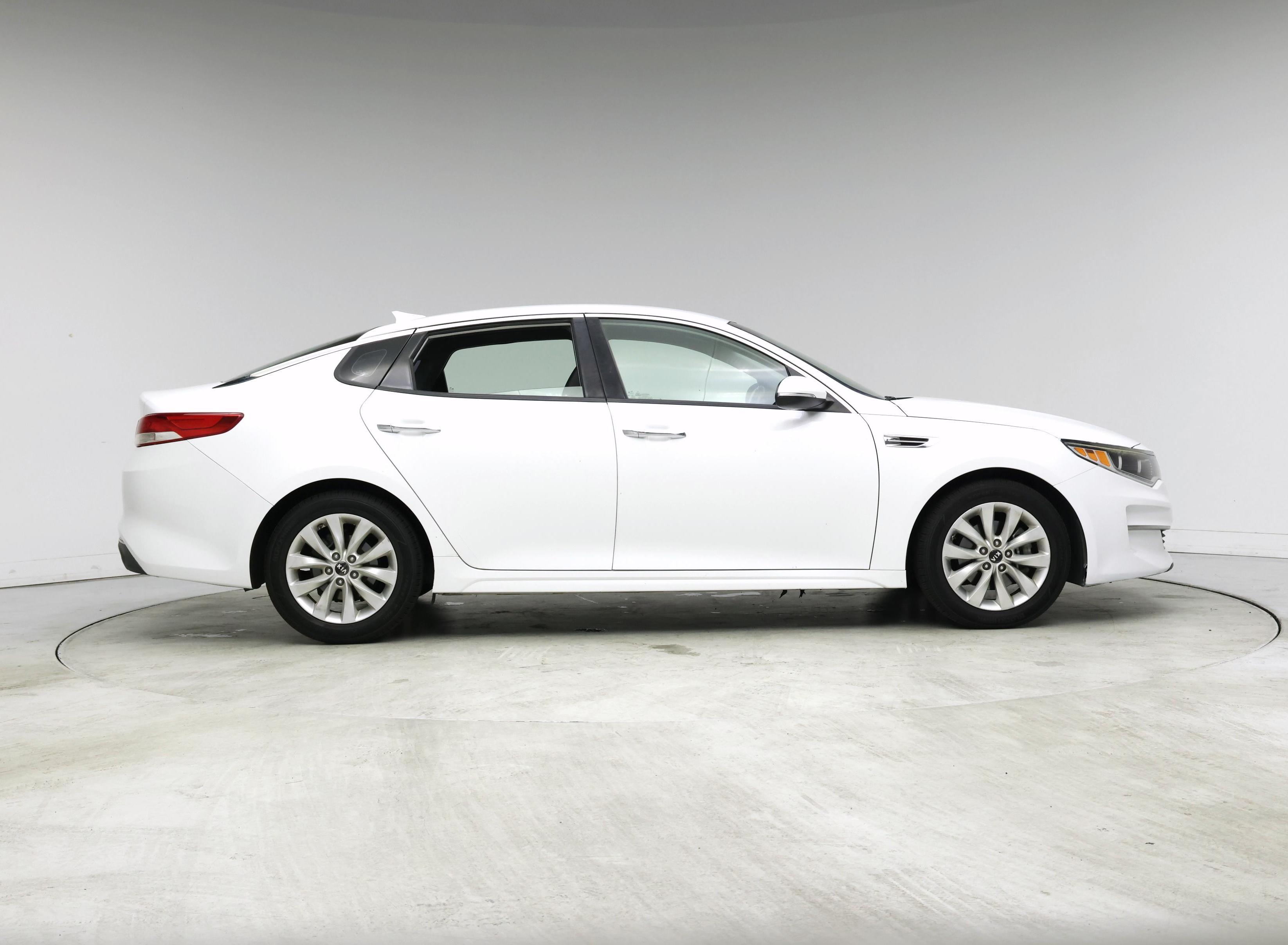 Thumbnail: 2016 Kia Optima - 7