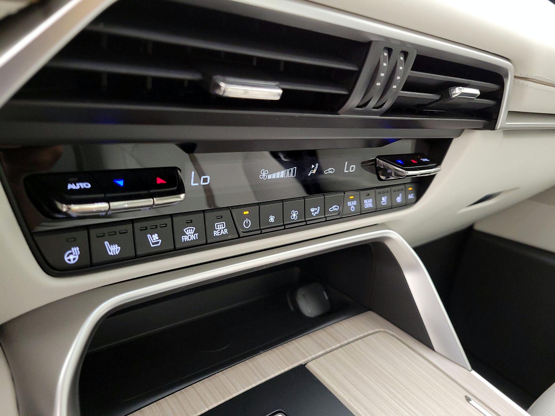Thumbnail: 2024 Mazda CX-90 - 16