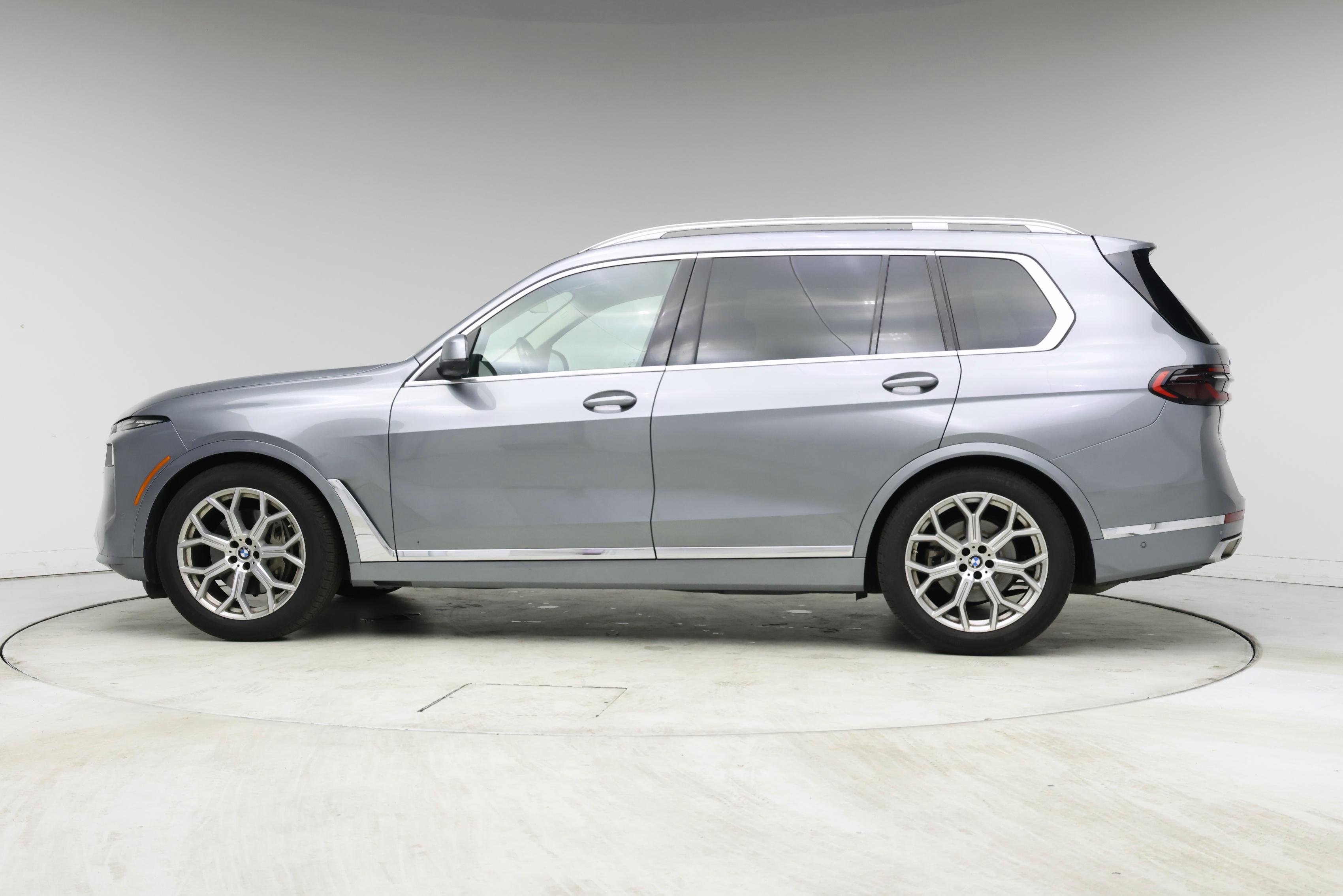 Thumbnail: 2023 BMW X7 - 3