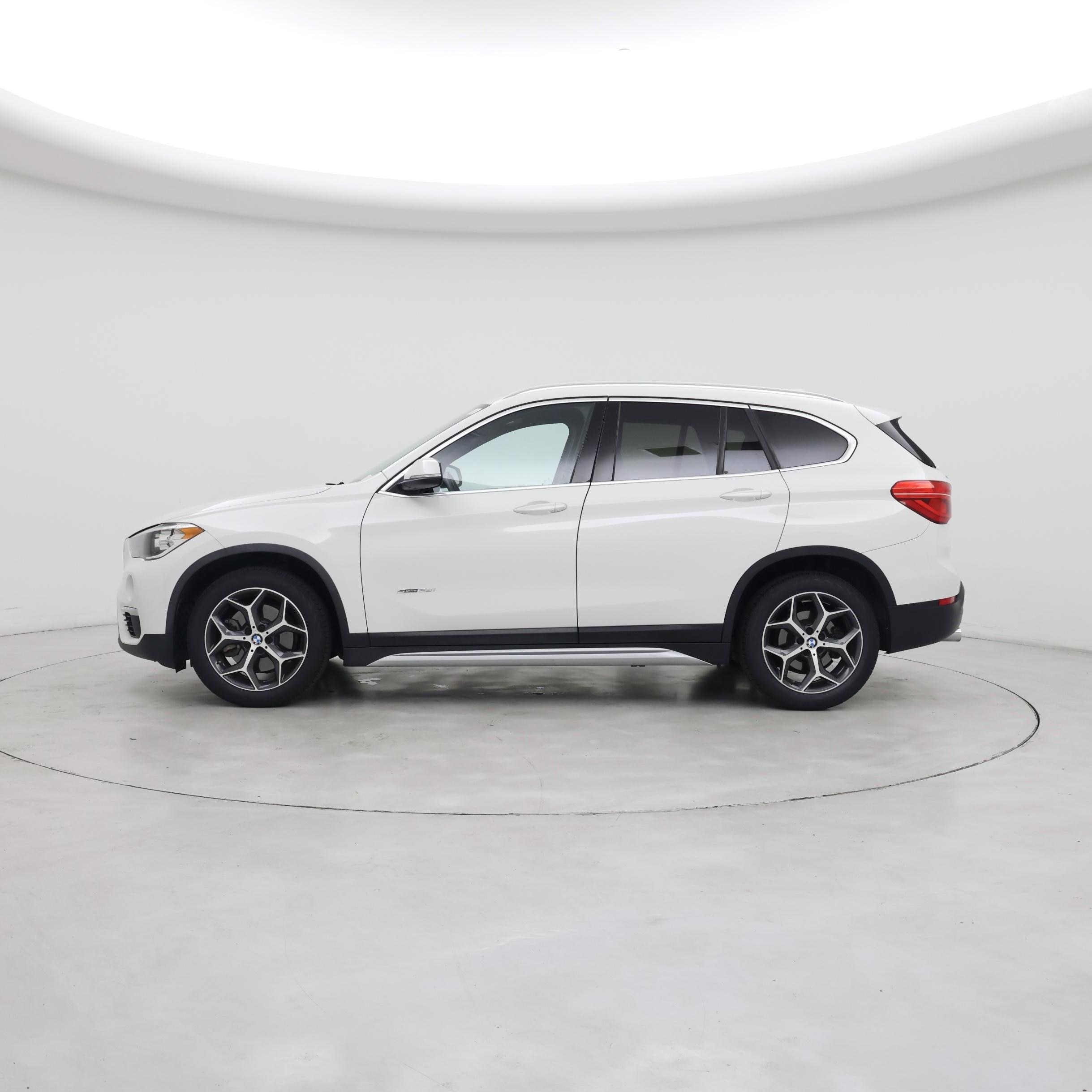 Thumbnail: 2018 BMW X1 - 3